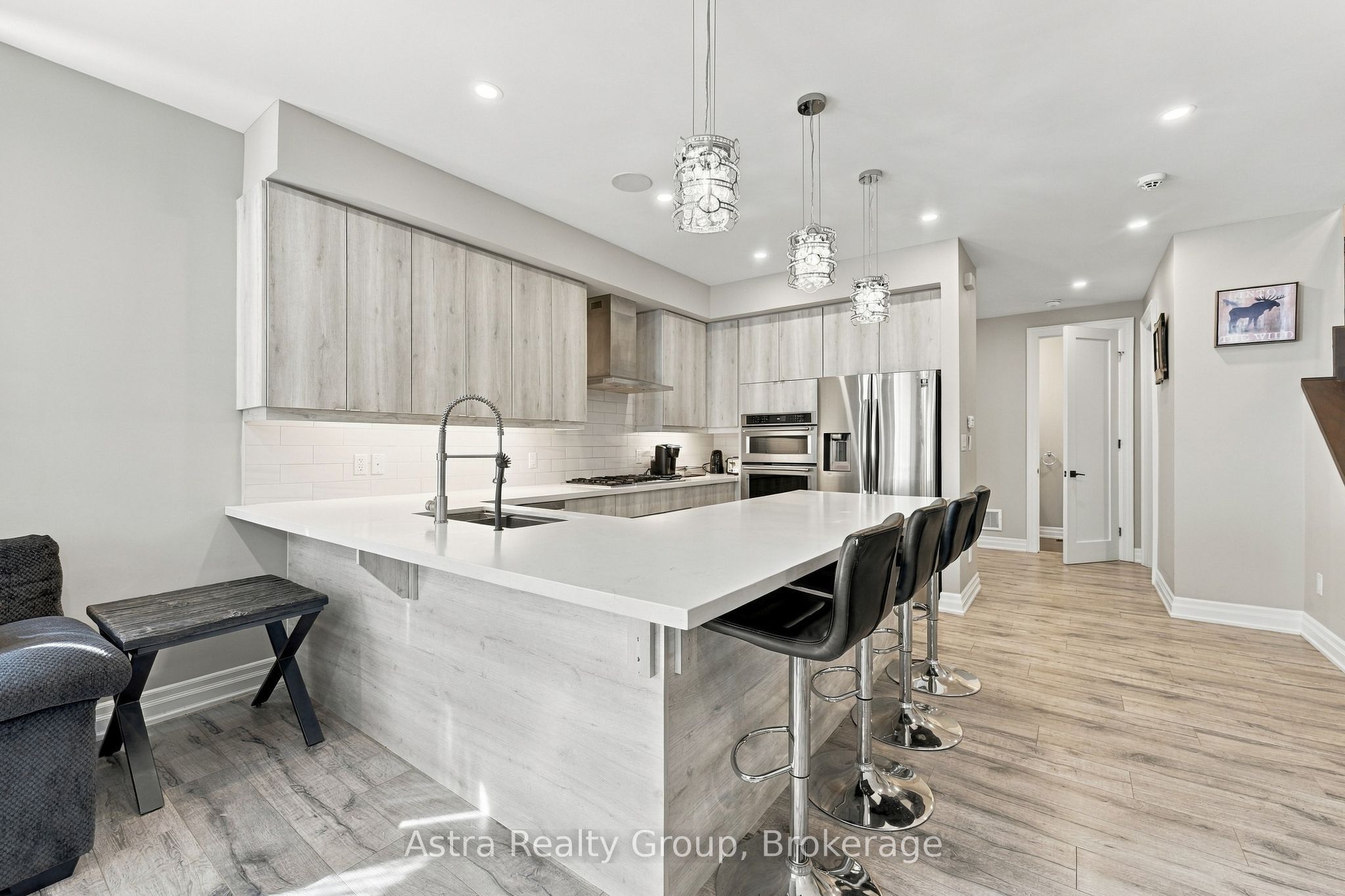 181 Anglo Street Property Photo 9