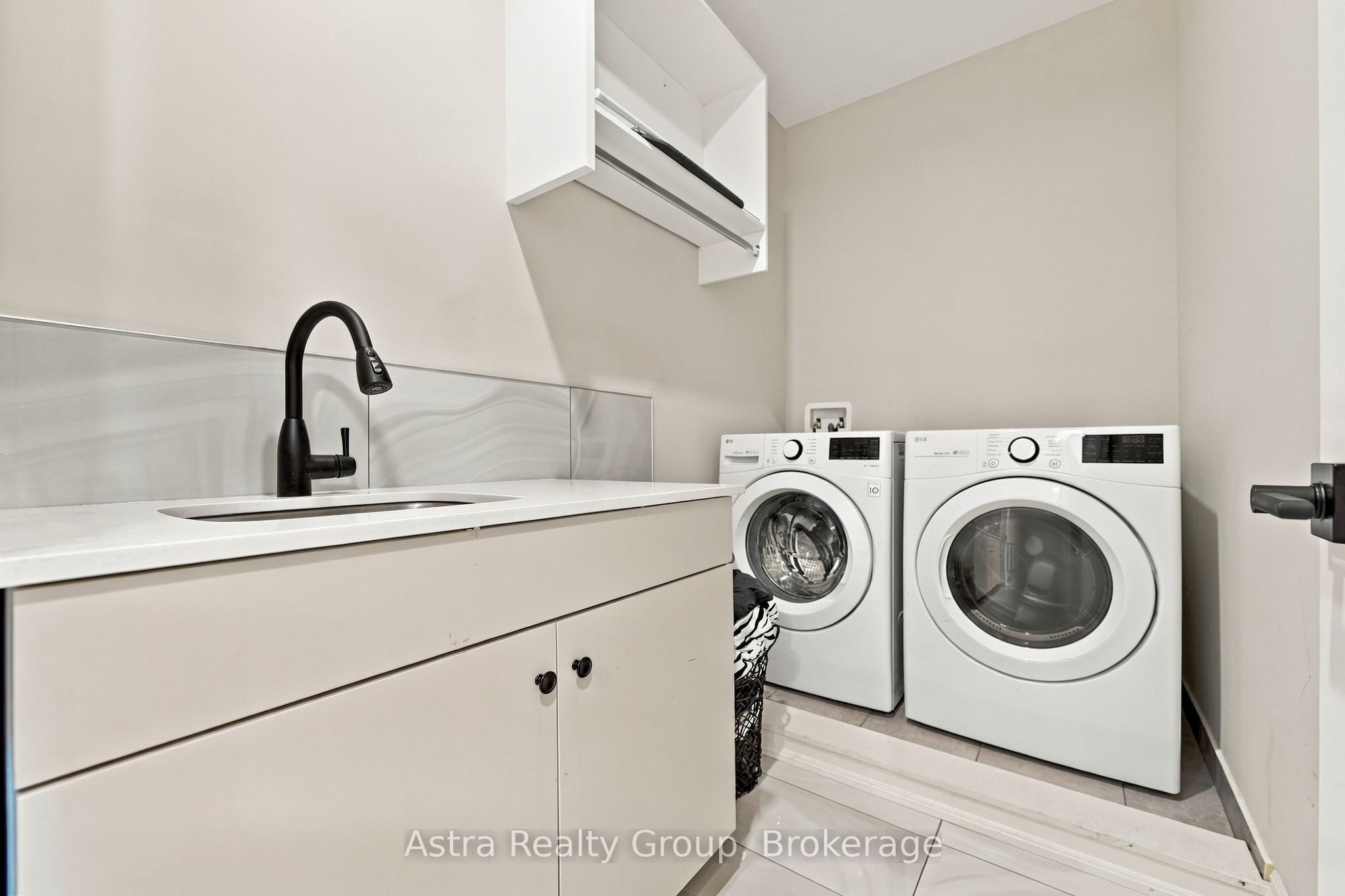 181 Anglo Street Property Photo 18