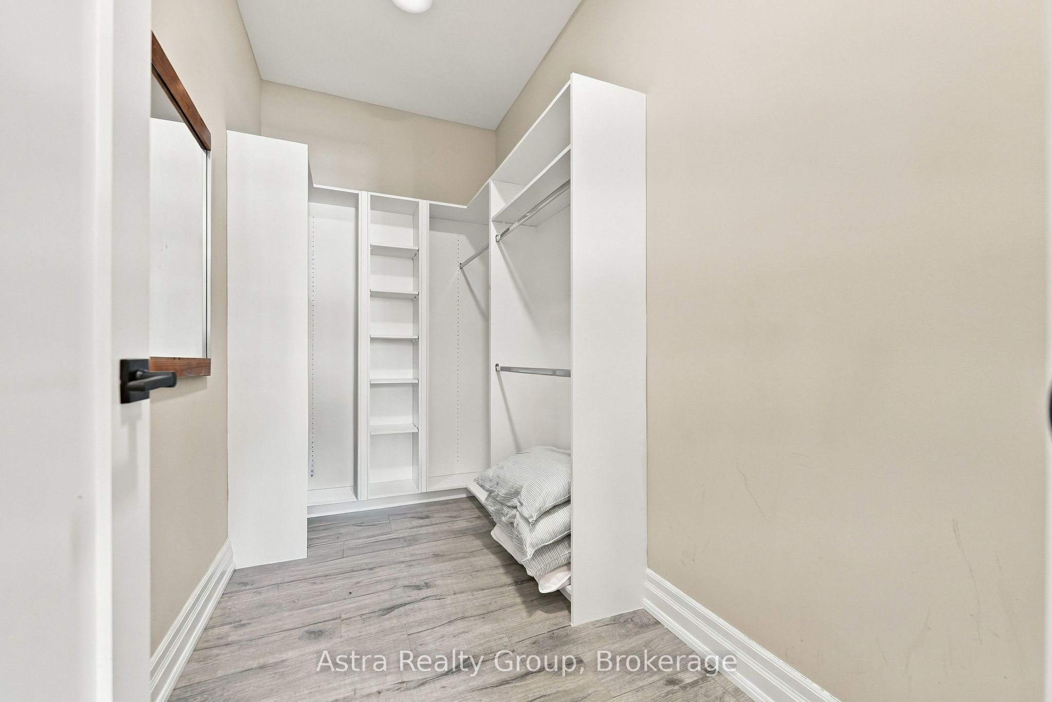 181 Anglo Street Property Photo 25