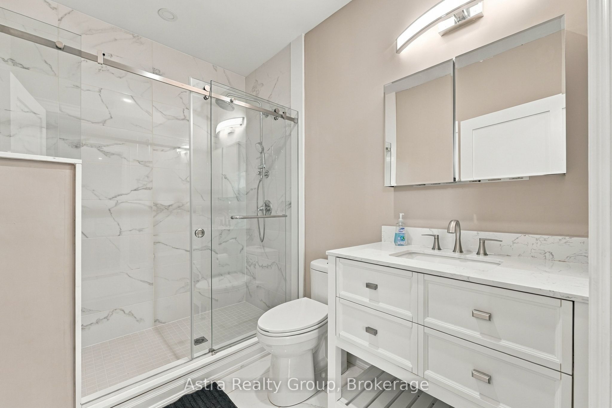 181 Anglo Street Property Photo 34