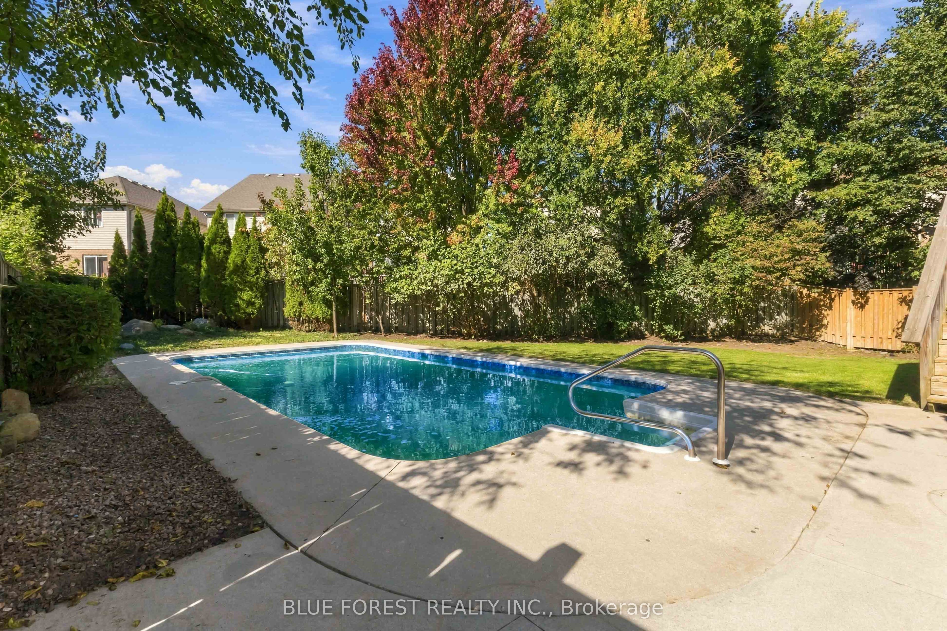 763 Redoak Place Property Photo 2