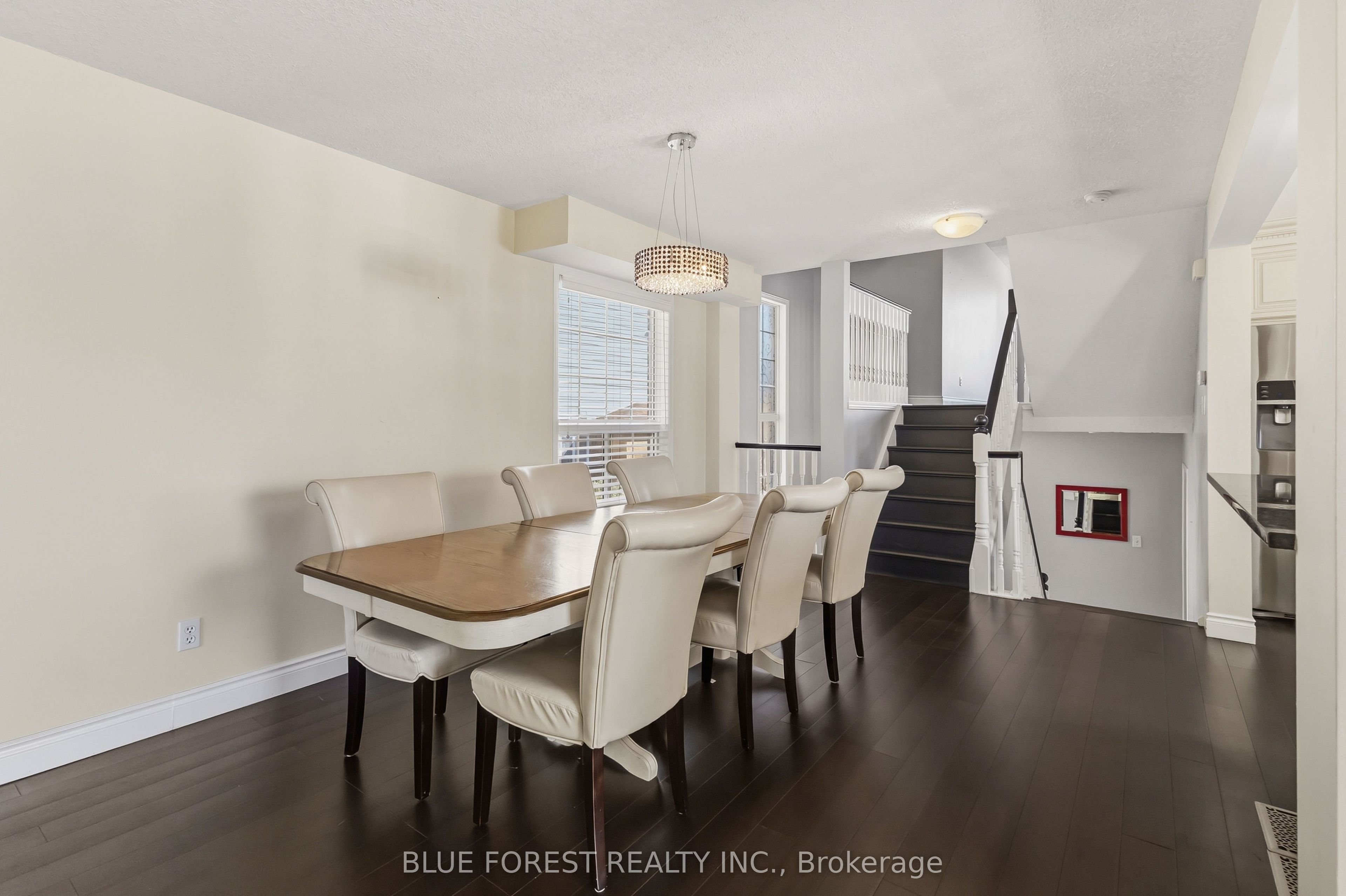 763 Redoak Place Property Photo 8