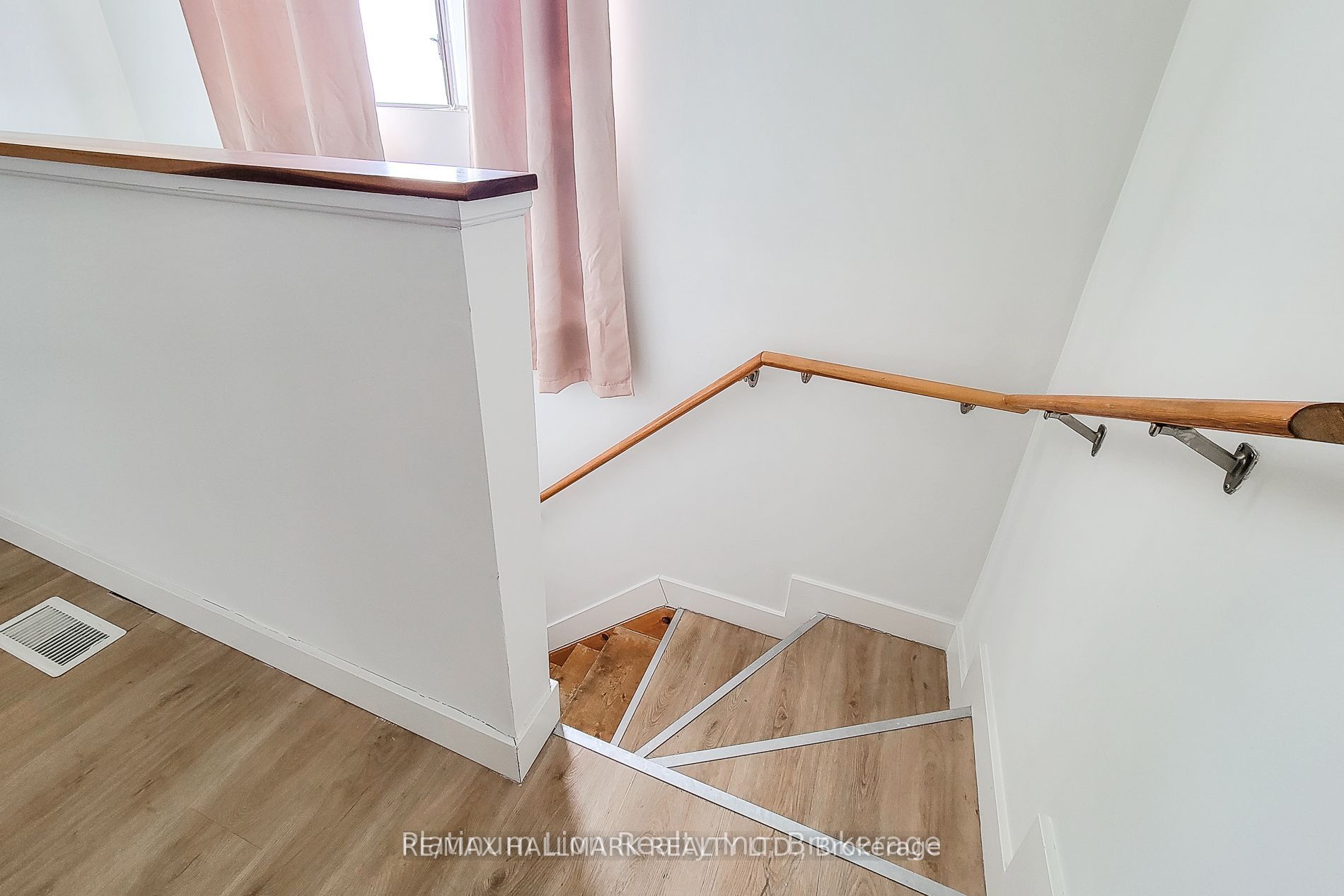 340-342 Barton Street E Property Photo 26