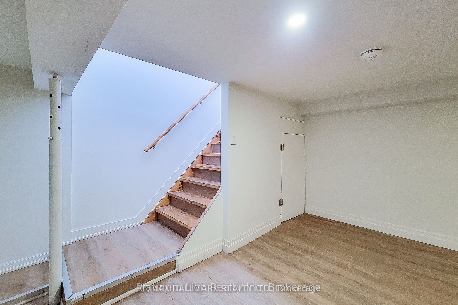 340-342 Barton Street E Property Photo 29