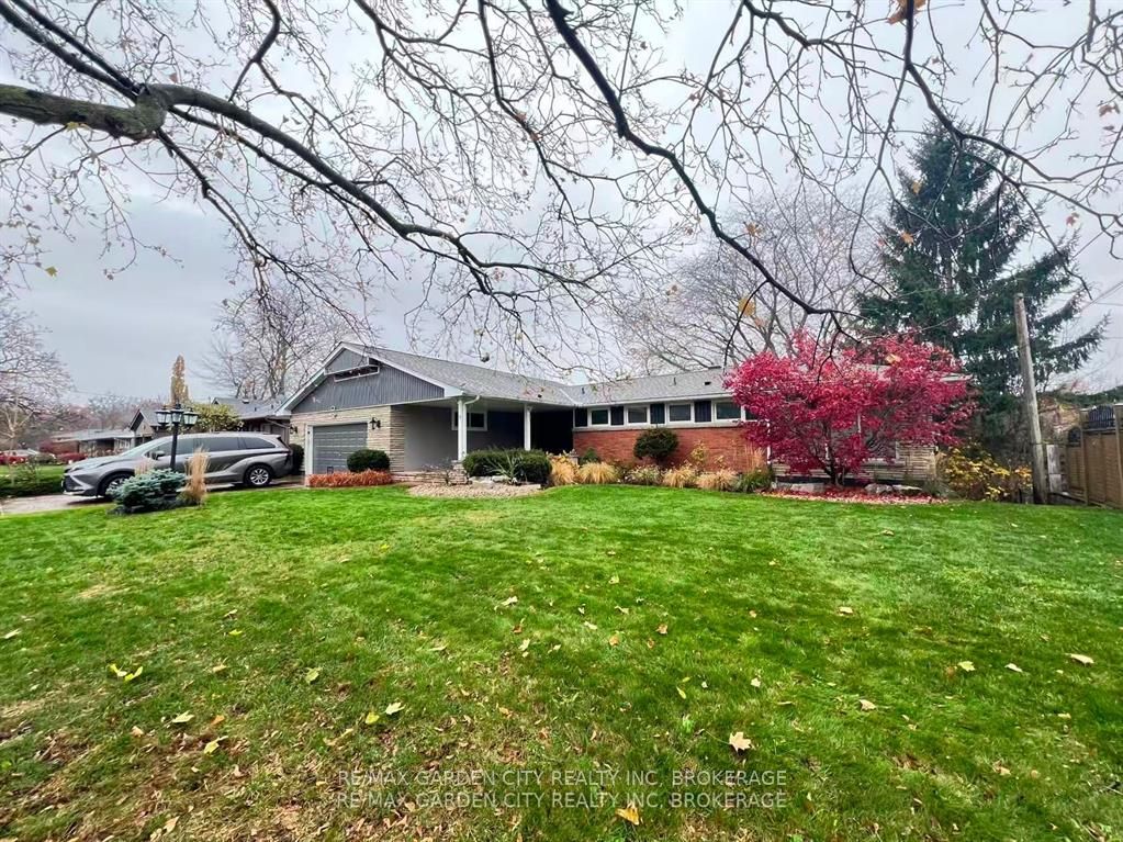 28 Marsdale Drive Property Photo 2