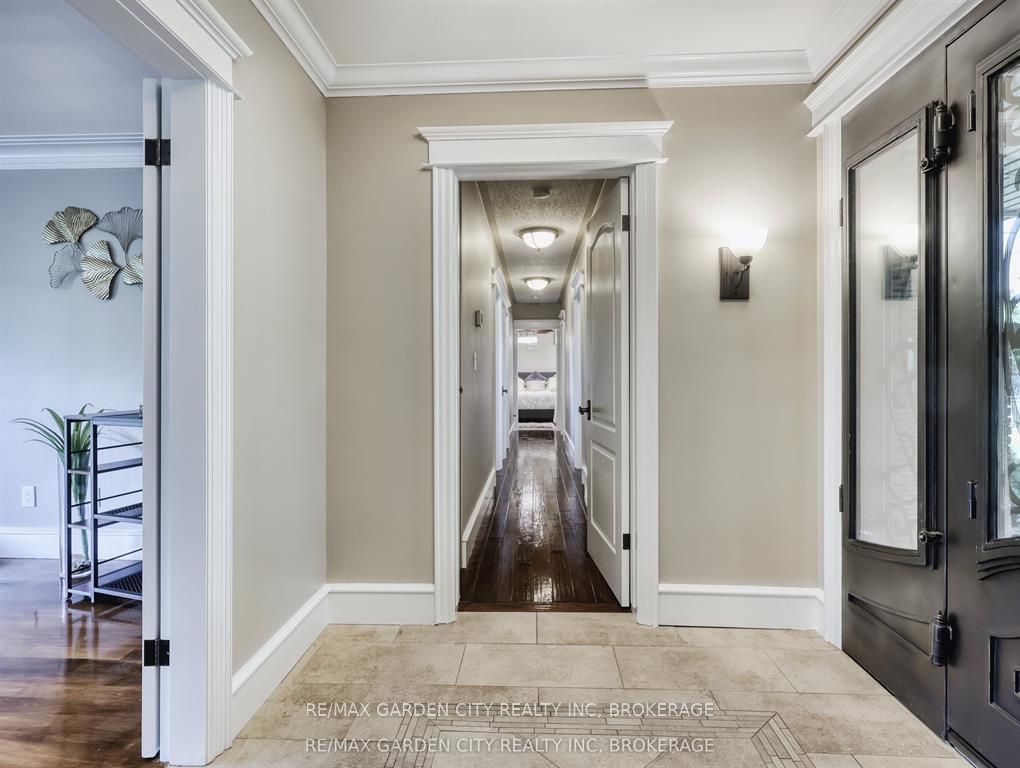 28 Marsdale Drive Property Photo 15