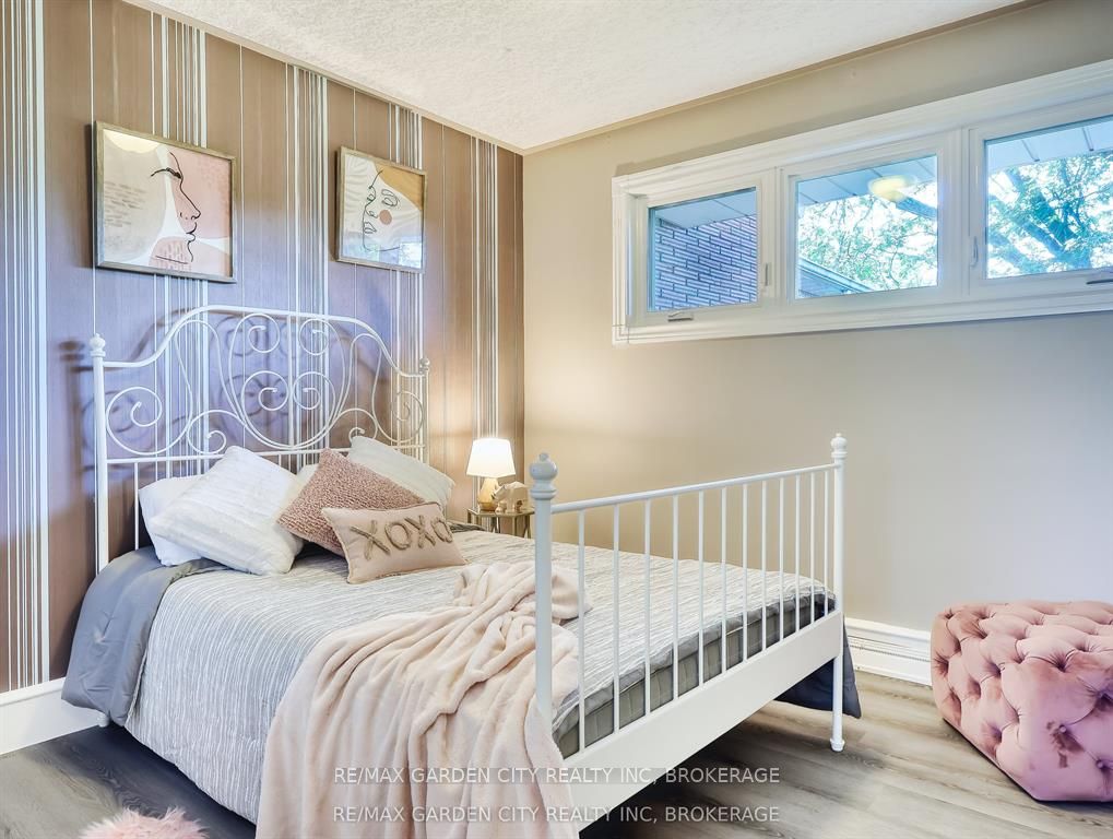 28 Marsdale Drive Property Photo 17