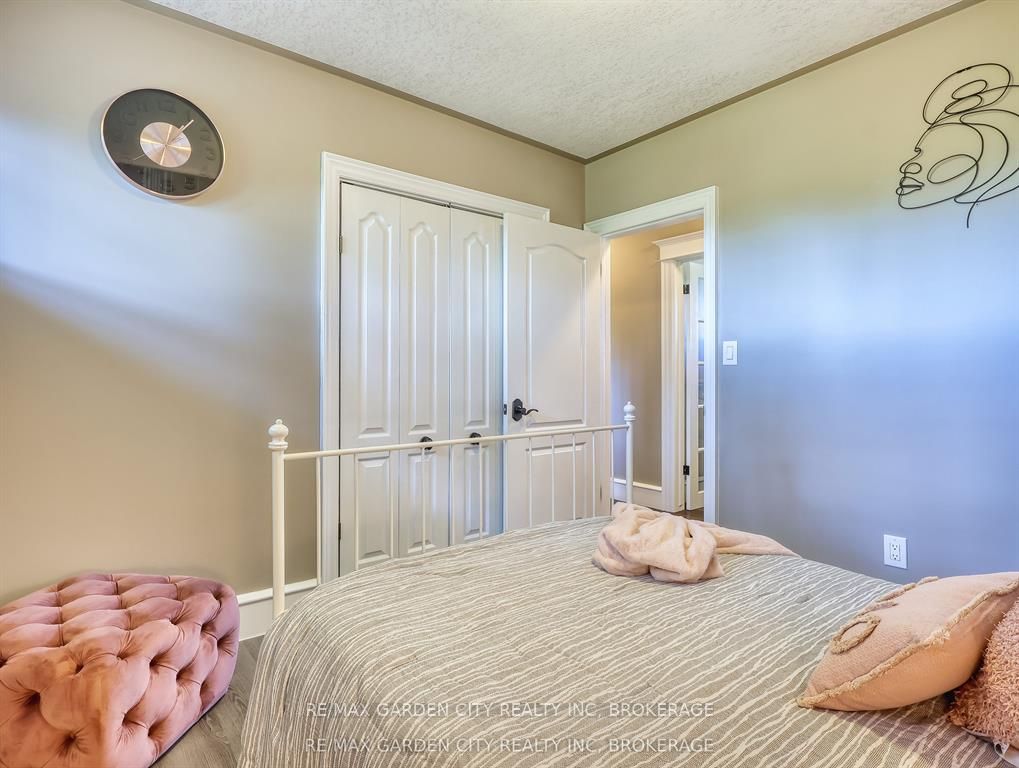 28 Marsdale Drive Property Photo 19