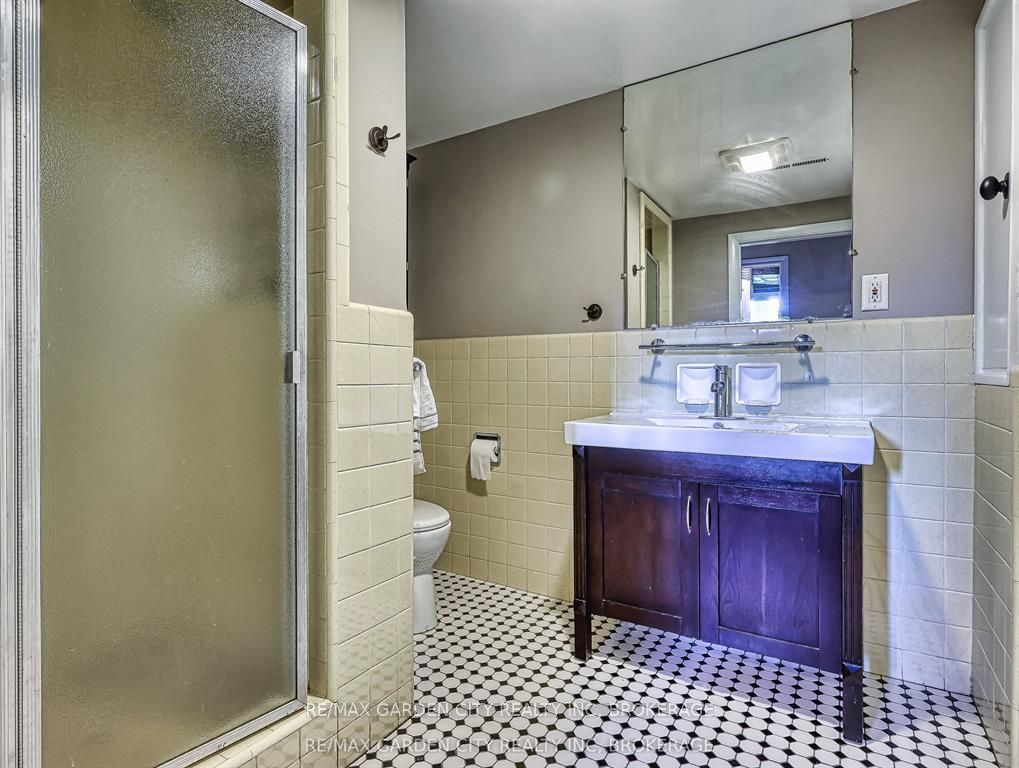 28 Marsdale Drive Property Photo 35