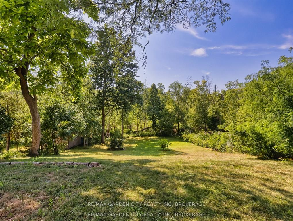 28 Marsdale Drive Property Photo 41