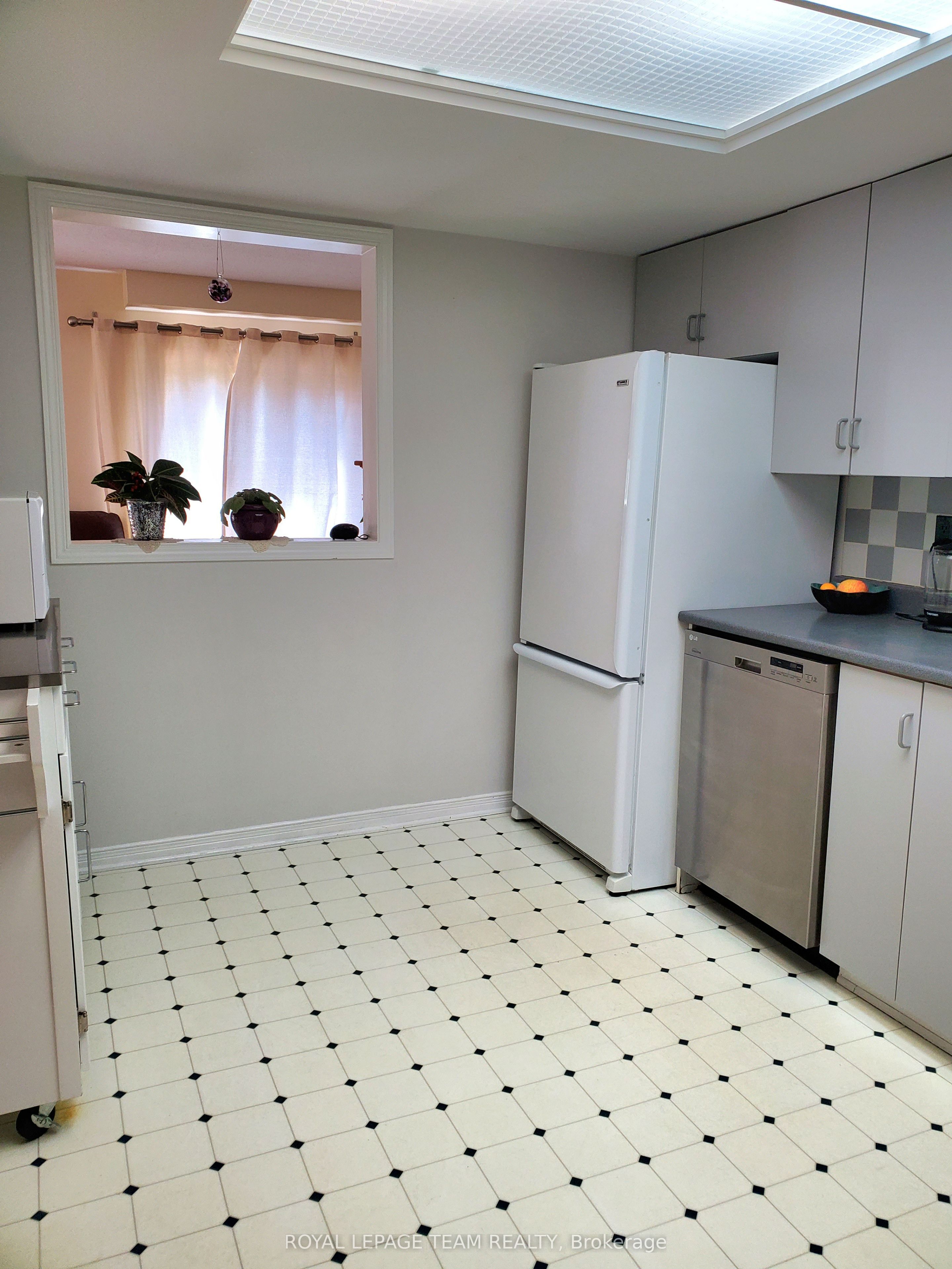 61 Mcgibbon Drive Property Photo 4