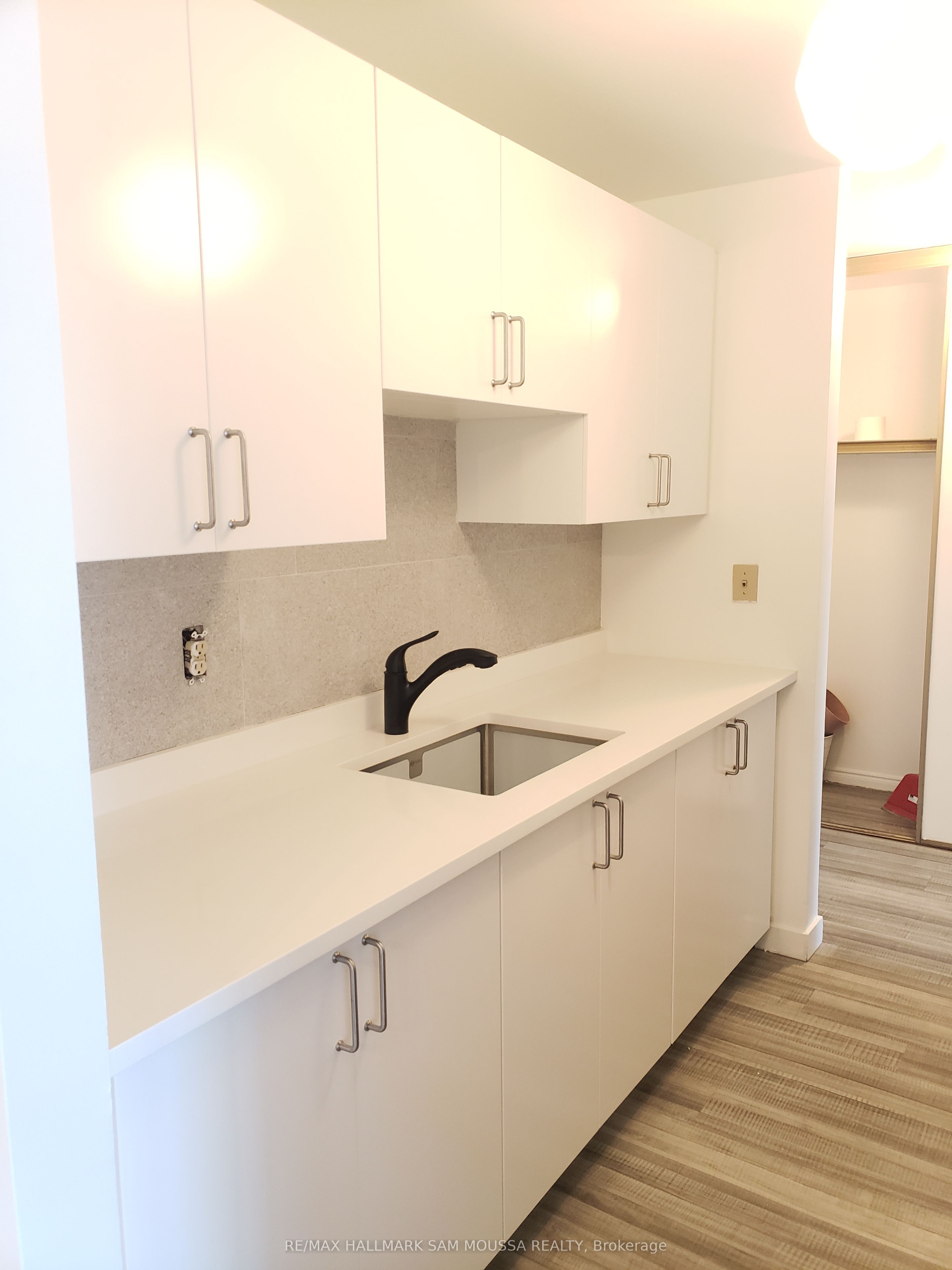 1177 Belanger Avenue 413 Property Photo 6
