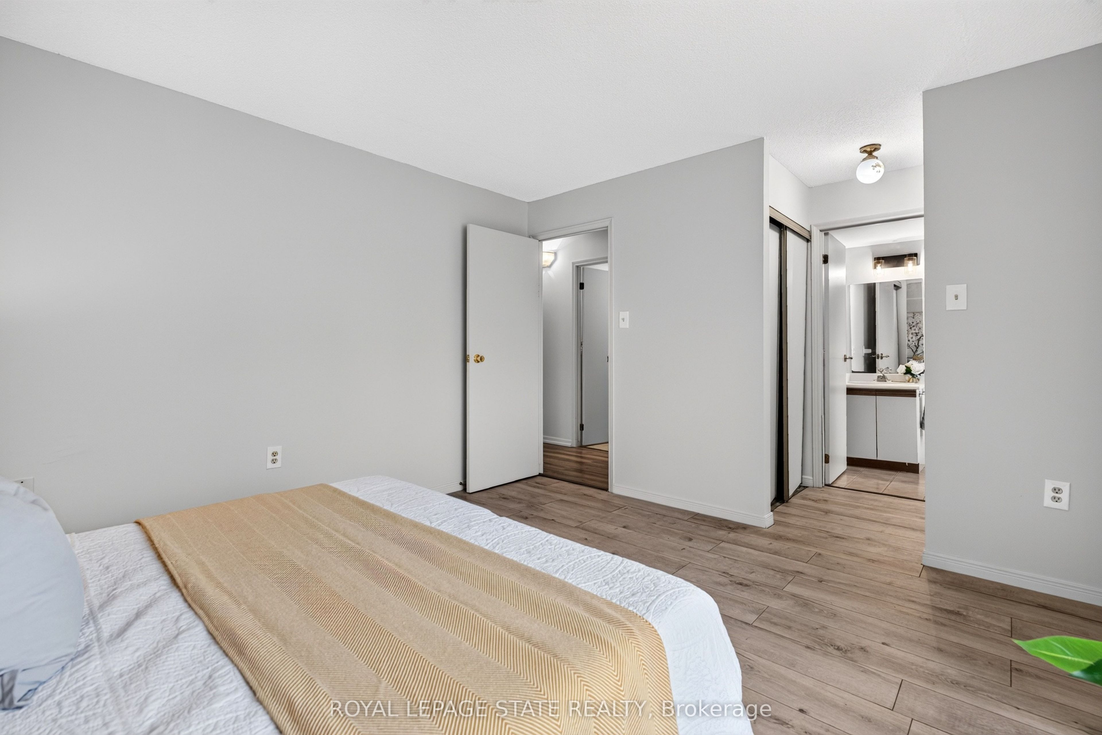 966 Queenston Road 203 Property Photo 18