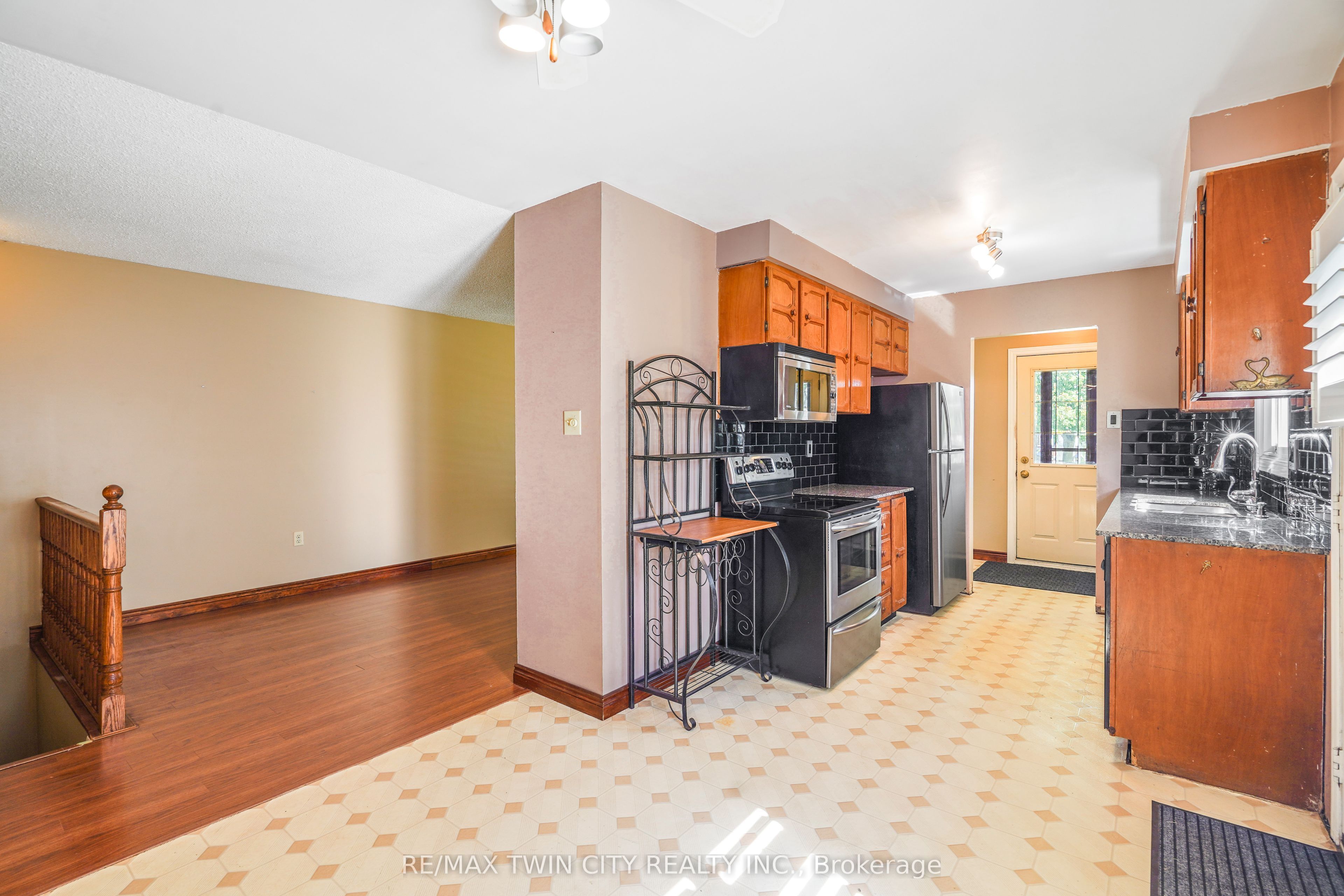 35 Ivanhoe Road Property Photo 14