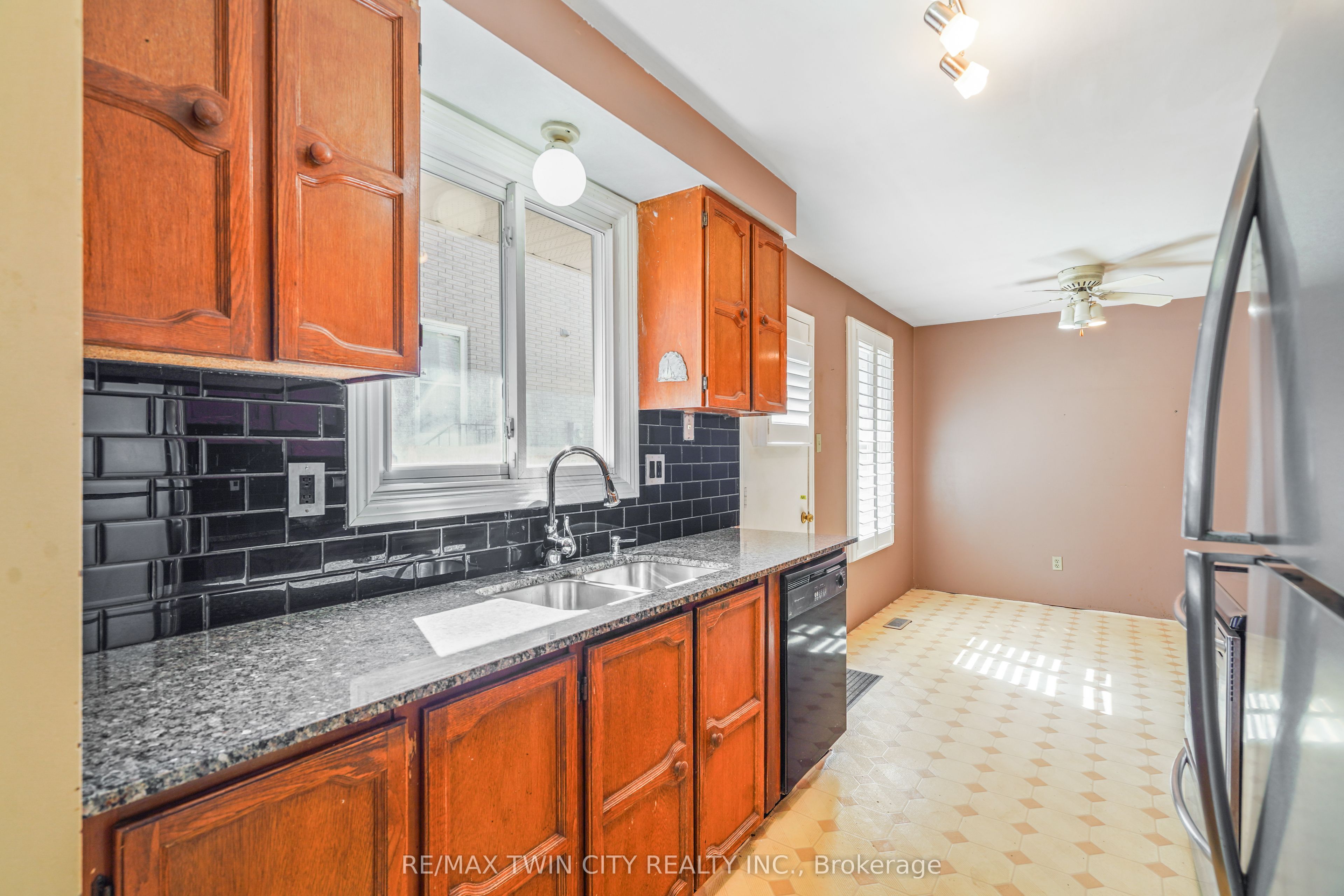 35 Ivanhoe Road Property Photo 17