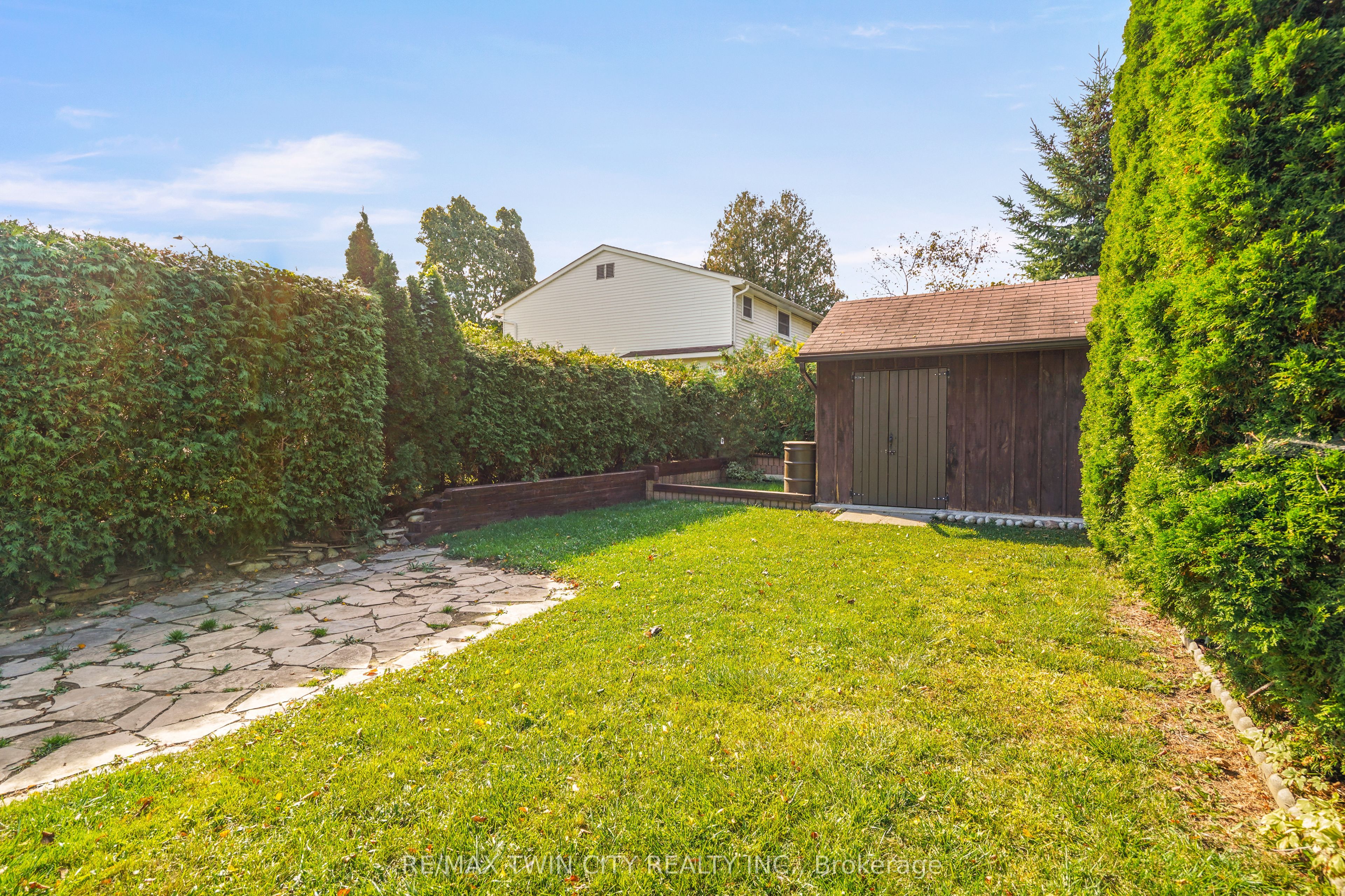 35 Ivanhoe Road Property Photo 37