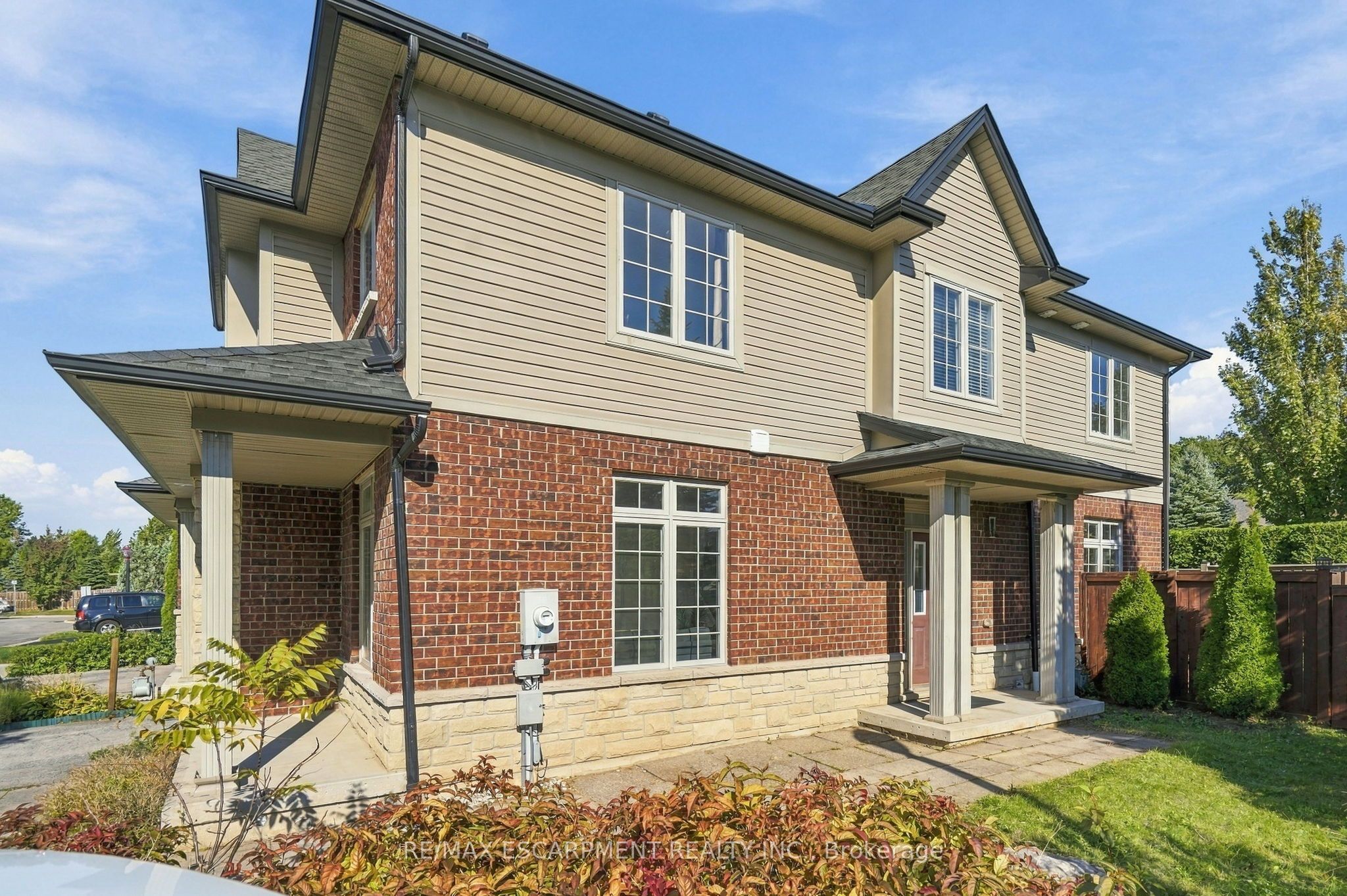 400 Stonehenge Drive 8 Property Photo 2