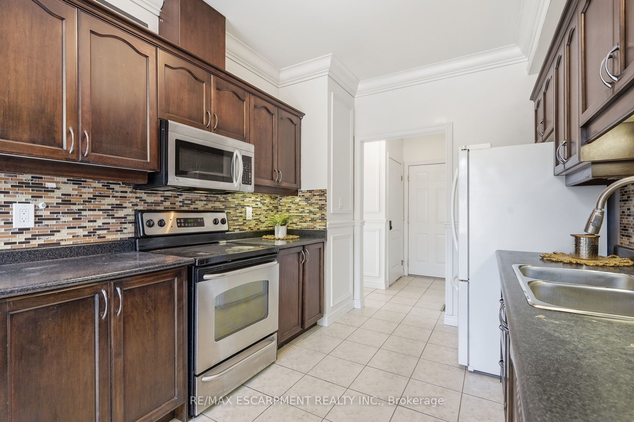 400 Stonehenge Drive 8 Property Photo 11