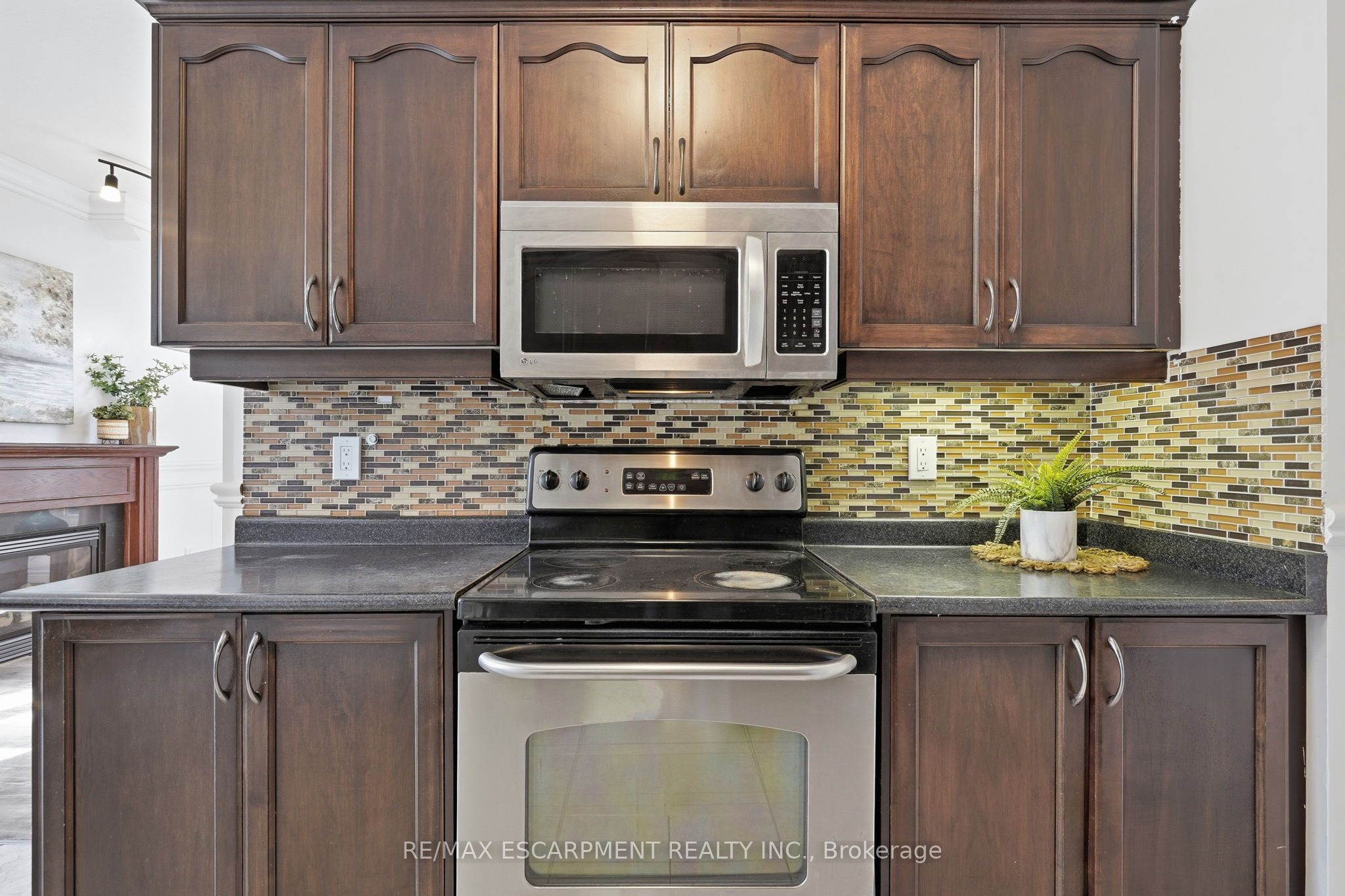 400 Stonehenge Drive 8 Property Photo 12