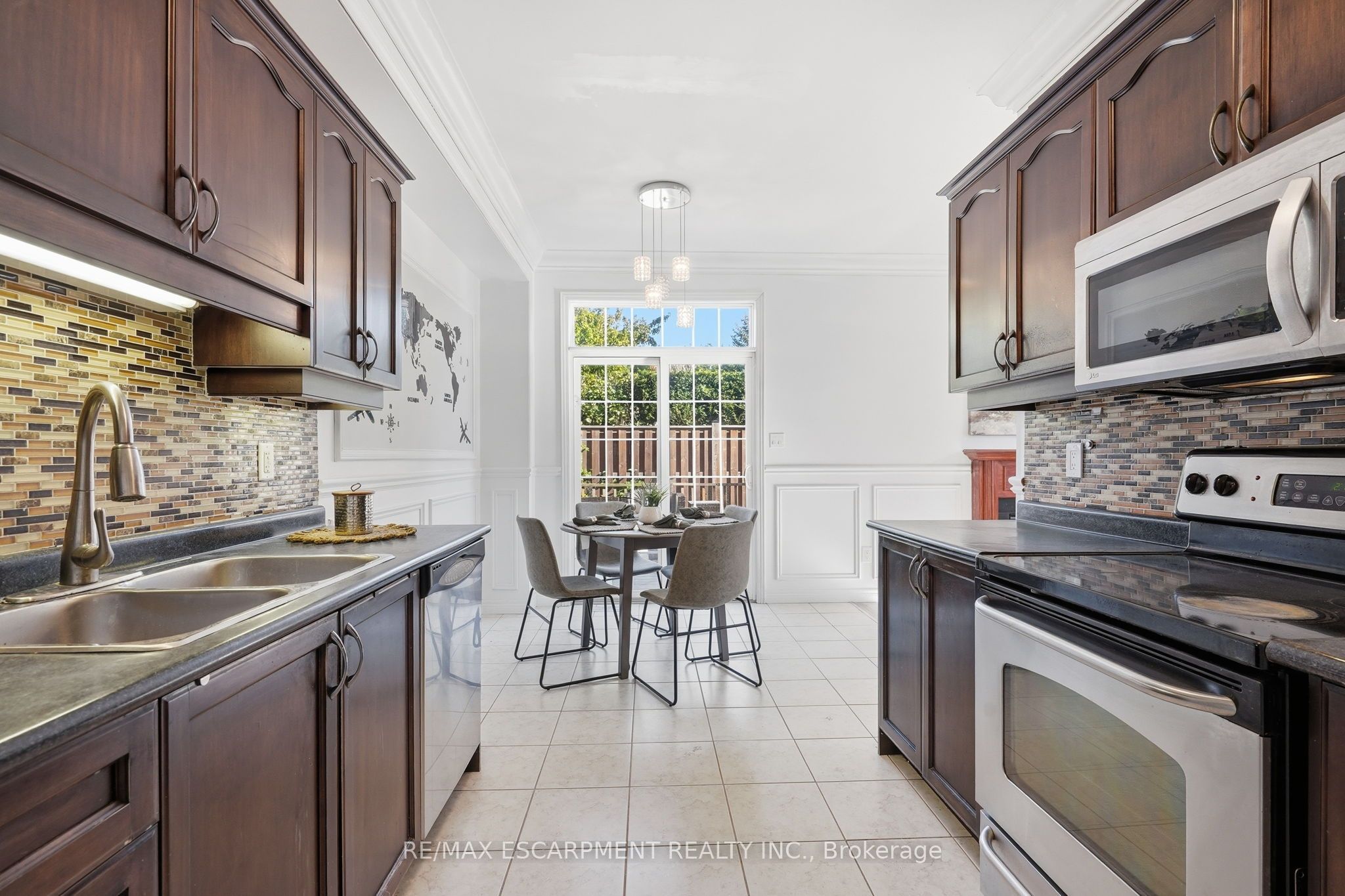 400 Stonehenge Drive 8 Property Photo 13