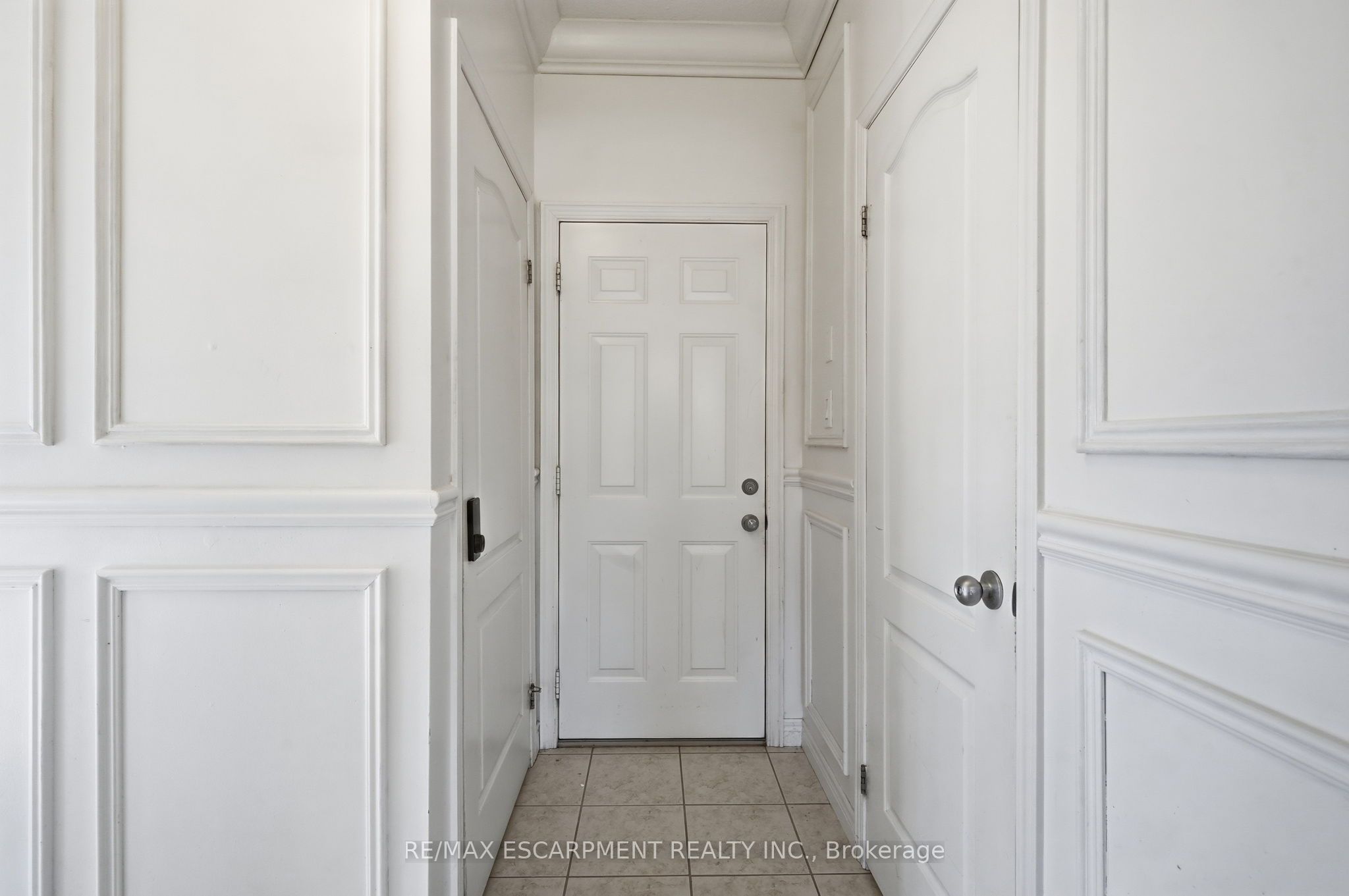 400 Stonehenge Drive 8 Property Photo 14