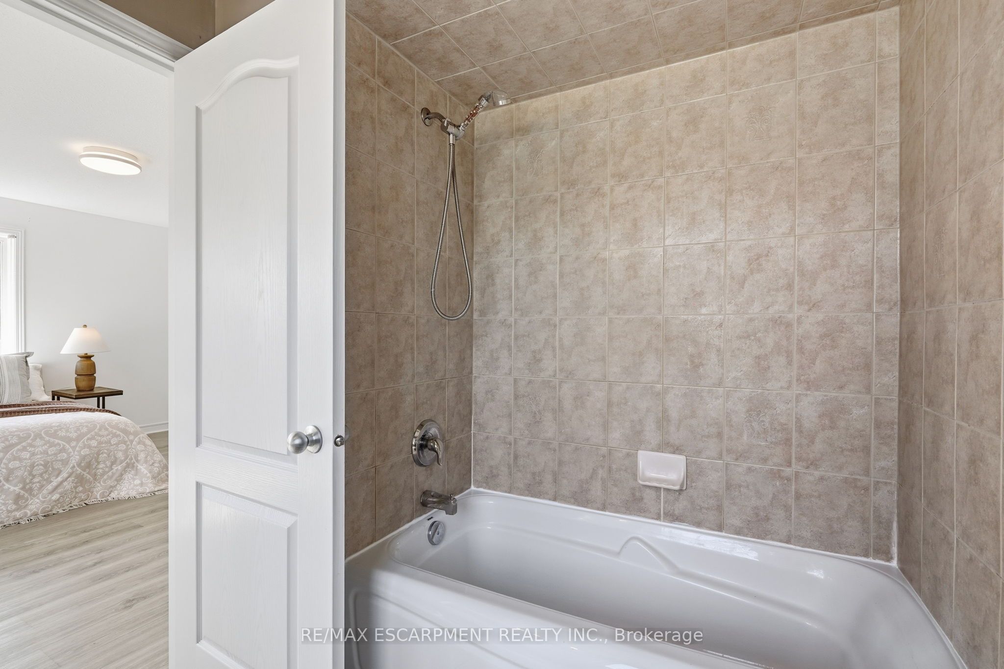 400 Stonehenge Drive 8 Property Photo 21