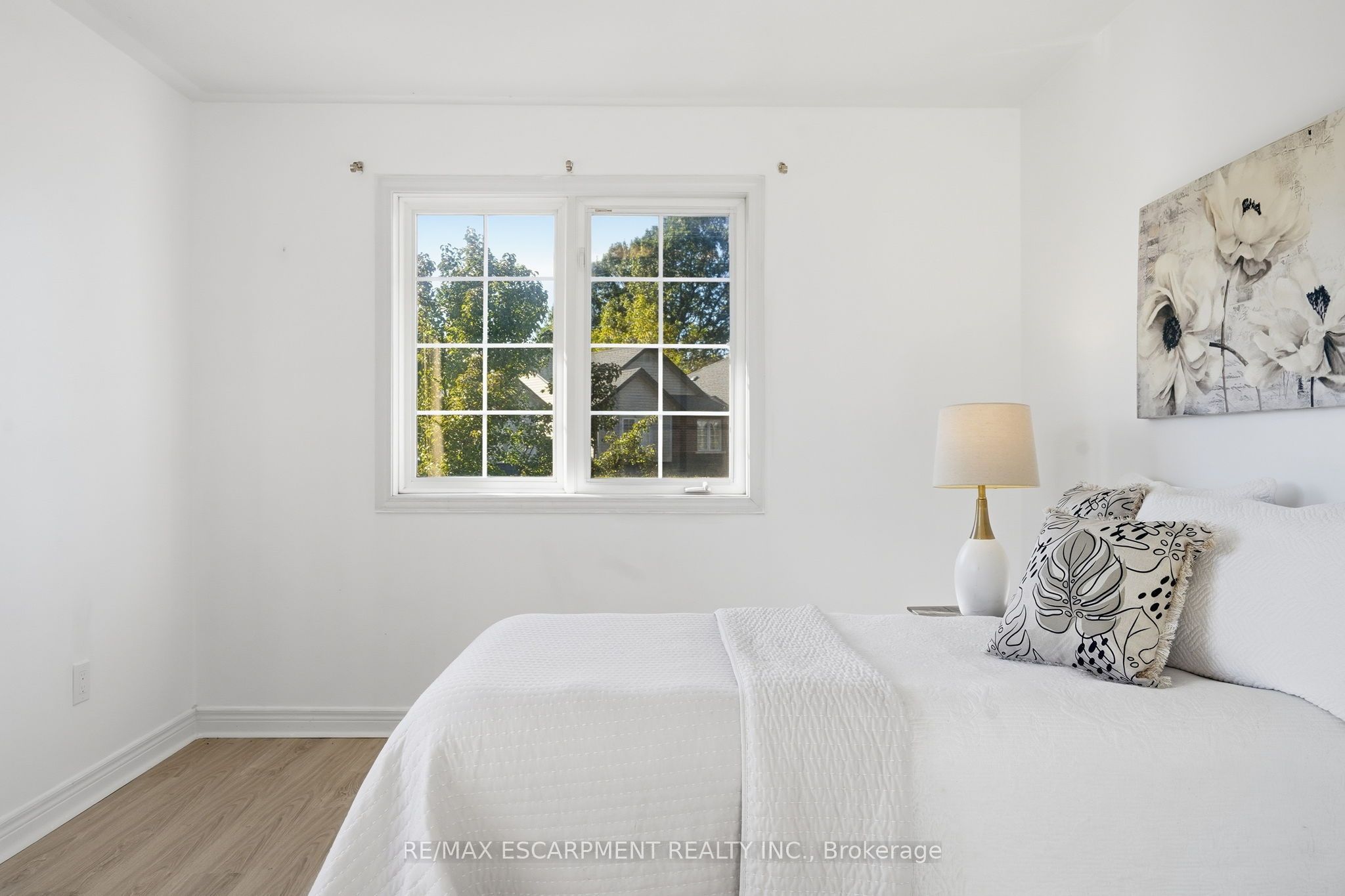 400 Stonehenge Drive 8 Property Photo 23