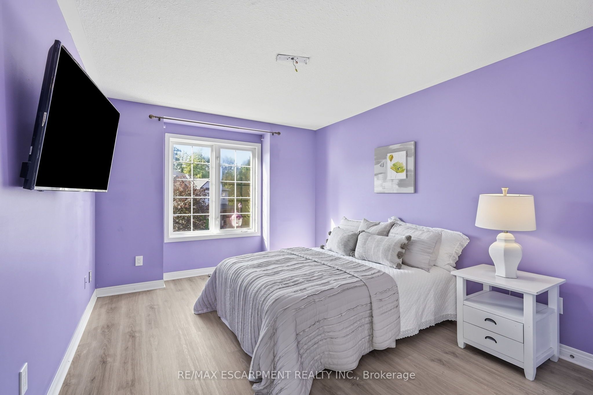 400 Stonehenge Drive 8 Property Photo 26