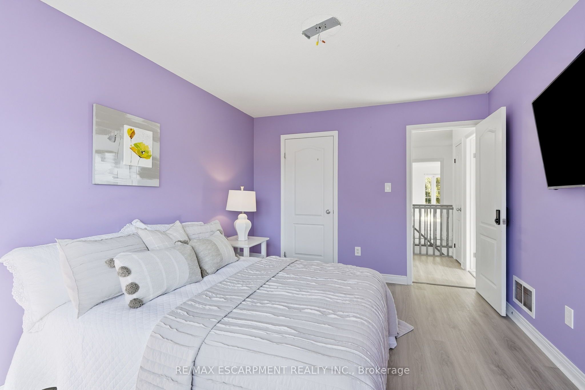 400 Stonehenge Drive 8 Property Photo 27