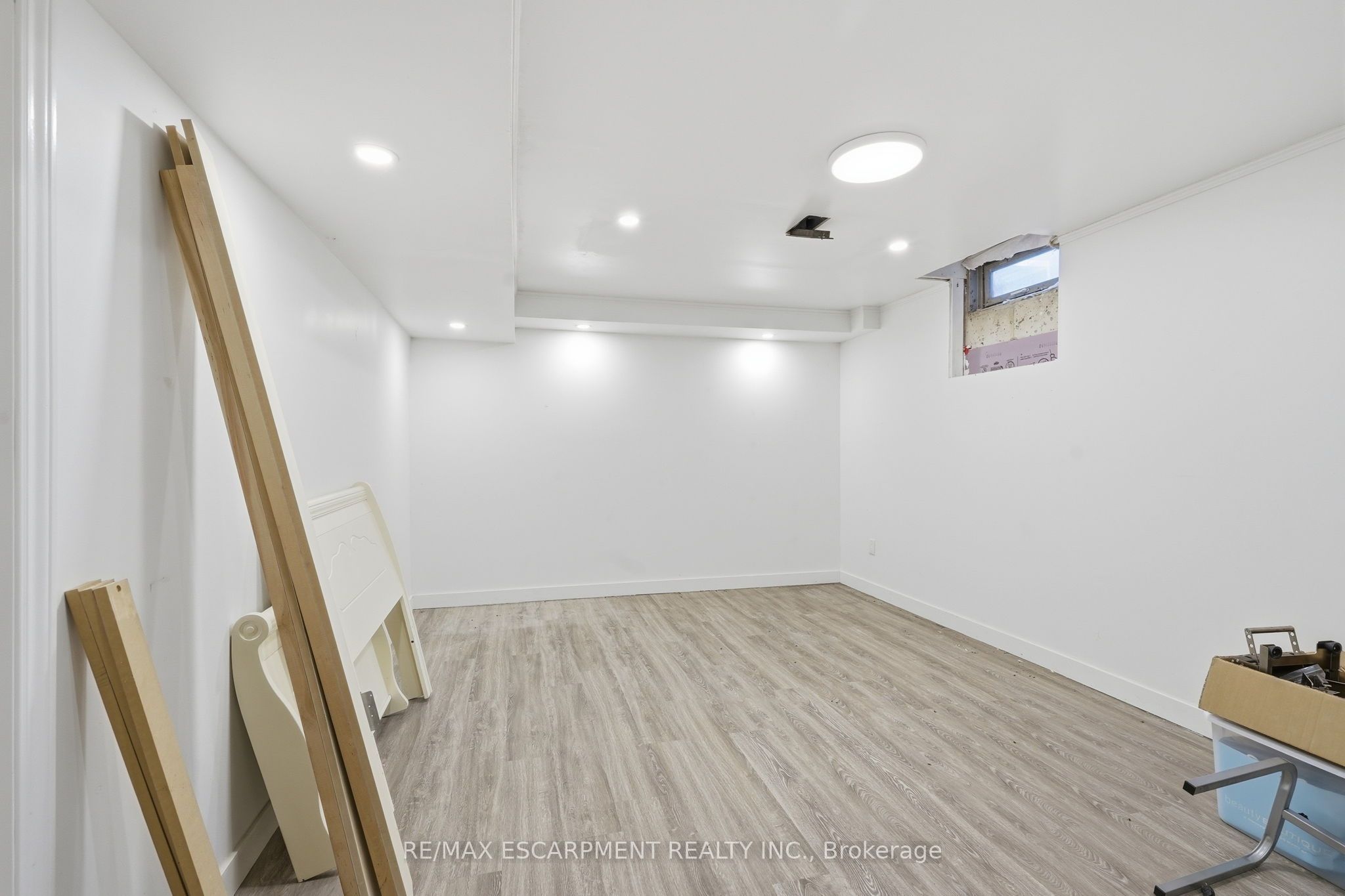 400 Stonehenge Drive 8 Property Photo 30