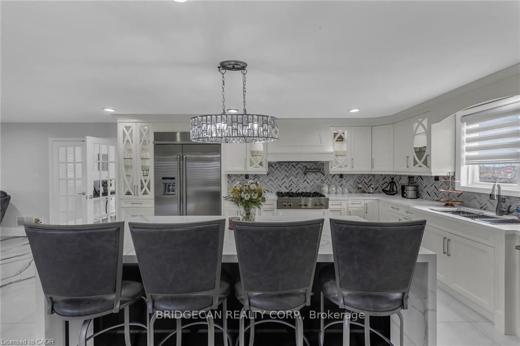 283 Second Road E Property Photo 9