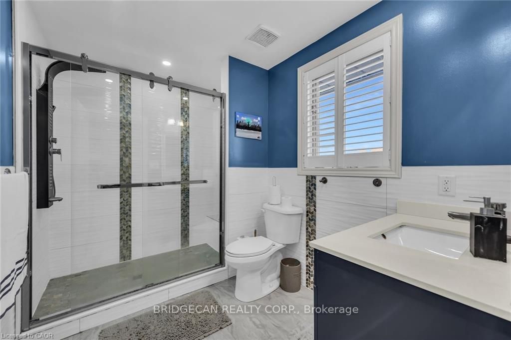 283 Second Road E Property Photo 33