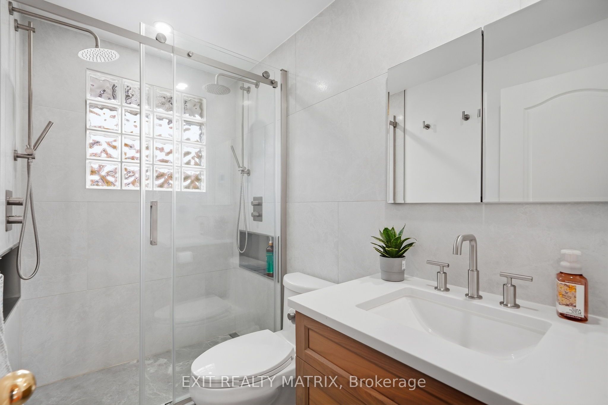 499 Gilles Street Property Photo 17