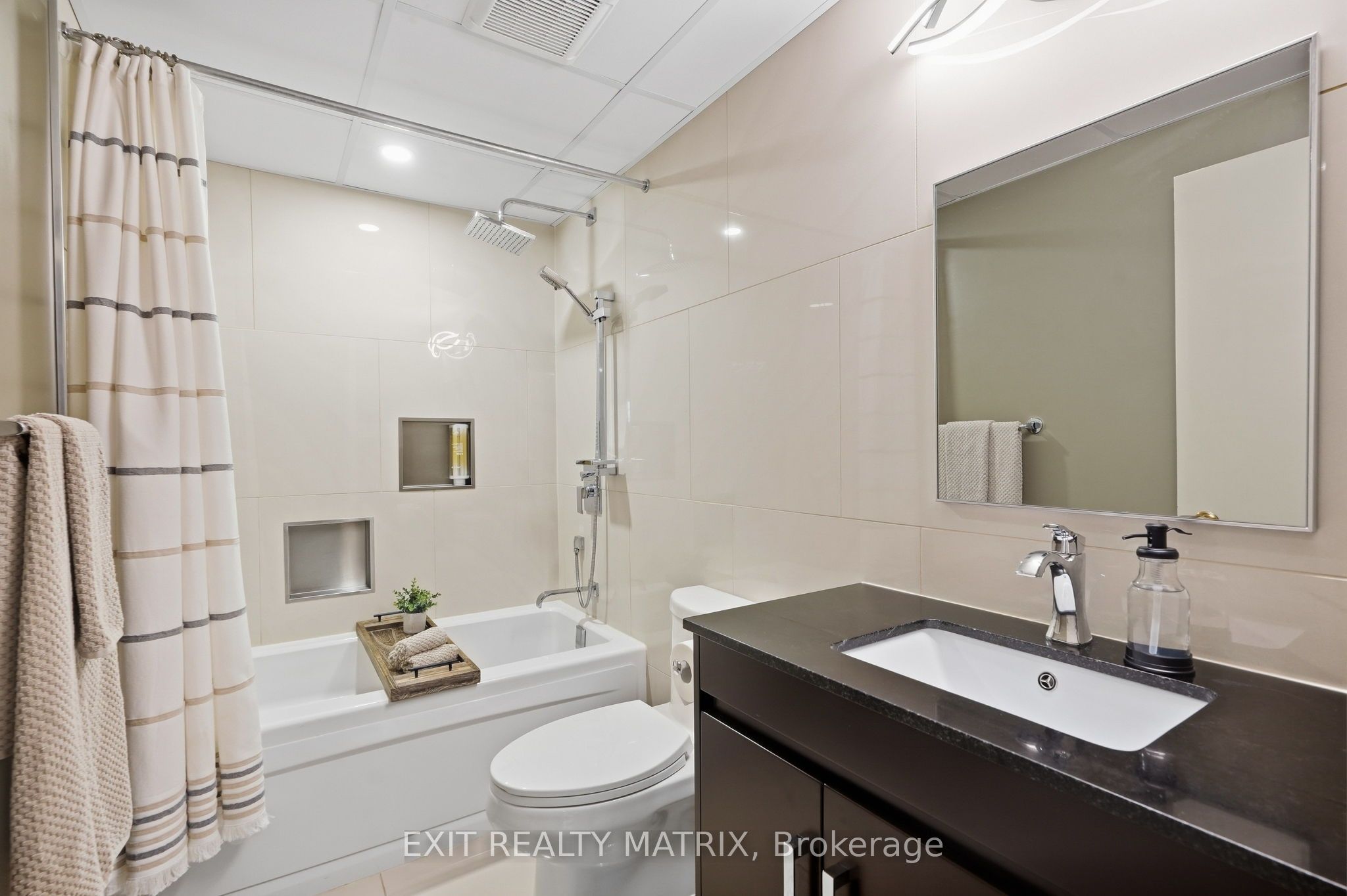 499 Gilles Street Property Photo 27