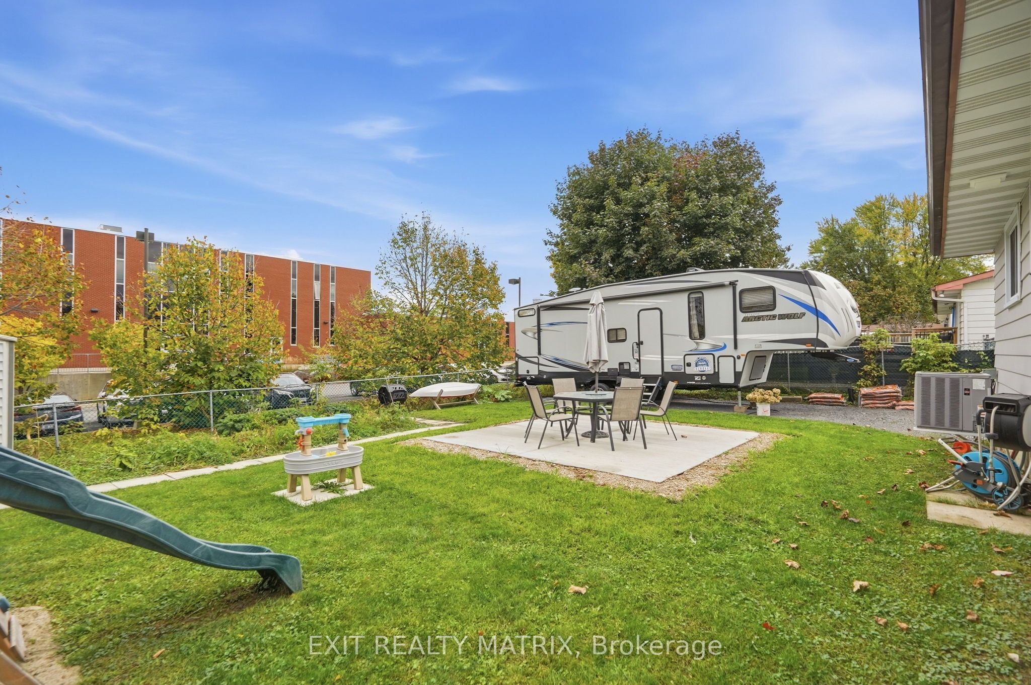 499 Gilles Street Property Photo 28