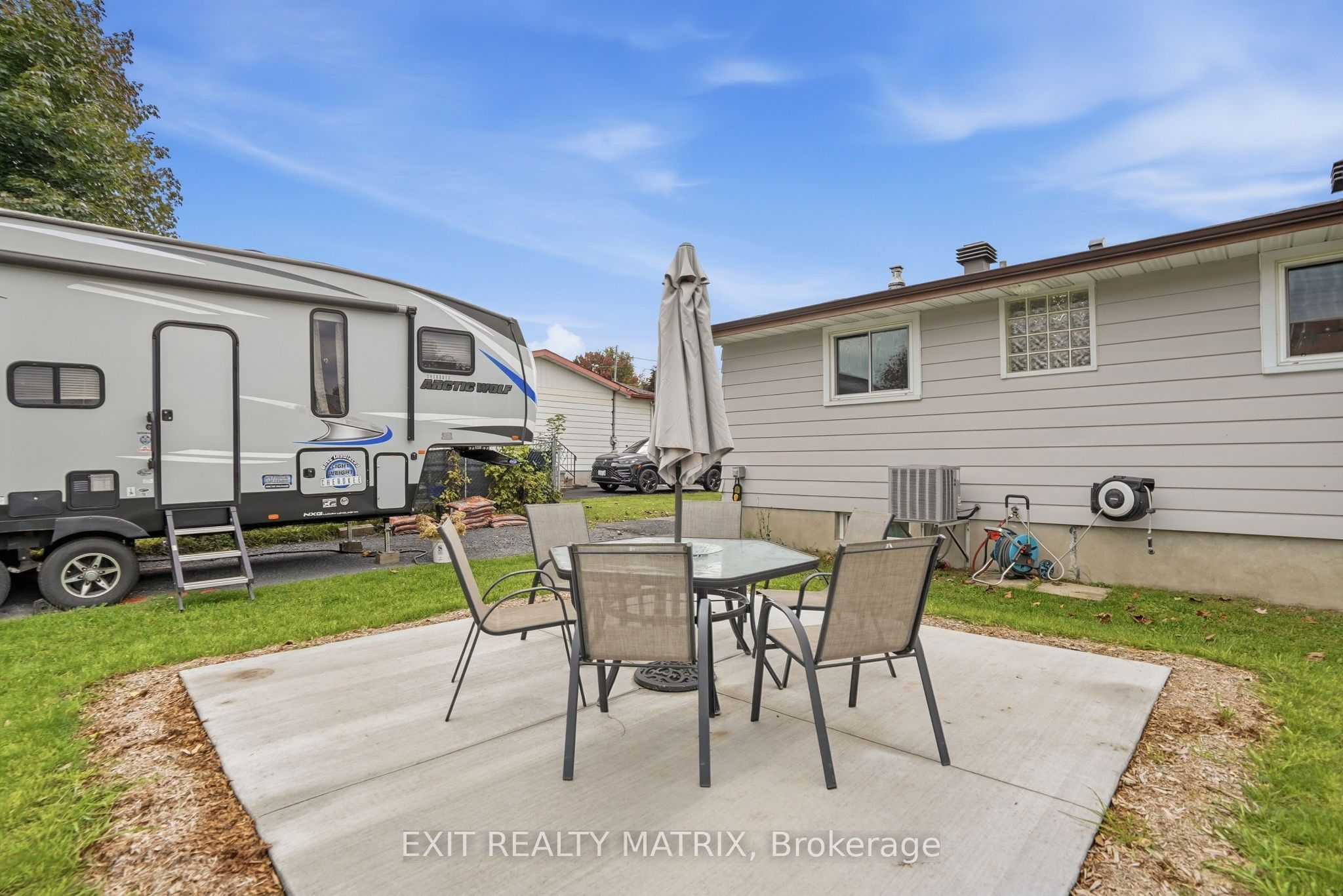 499 Gilles Street Property Photo 30