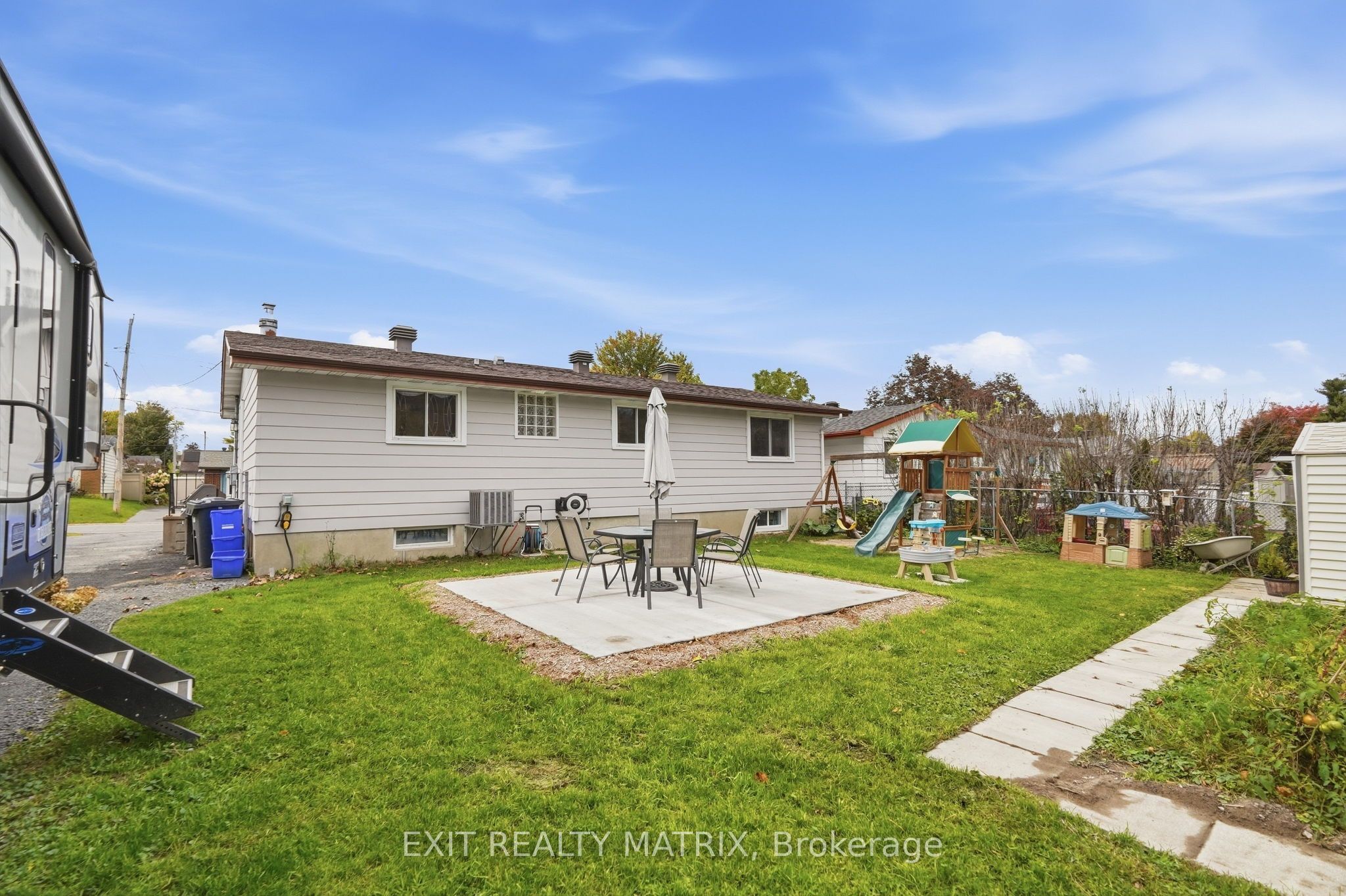 499 Gilles Street Property Photo 31