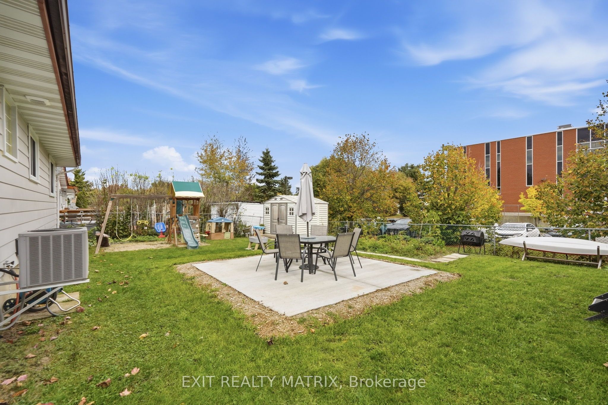 499 Gilles Street Property Photo 32
