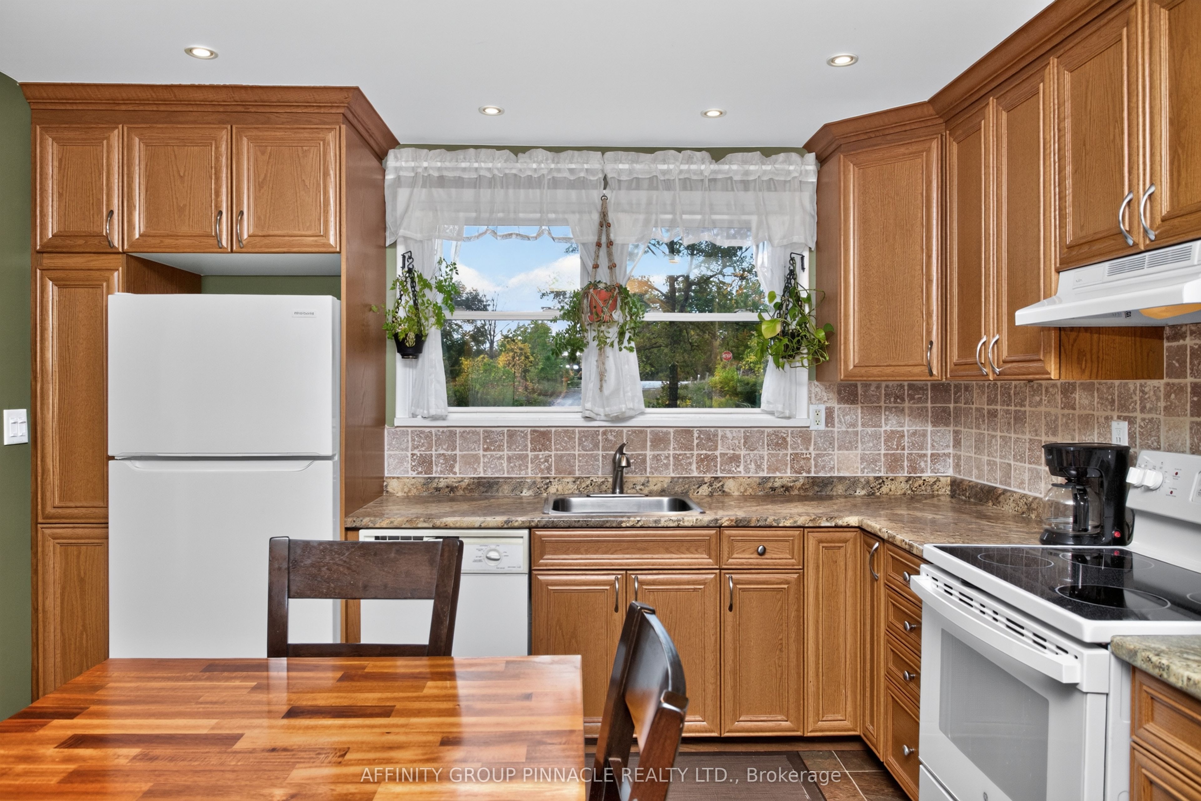 5666 35 Highway Property Photo 6