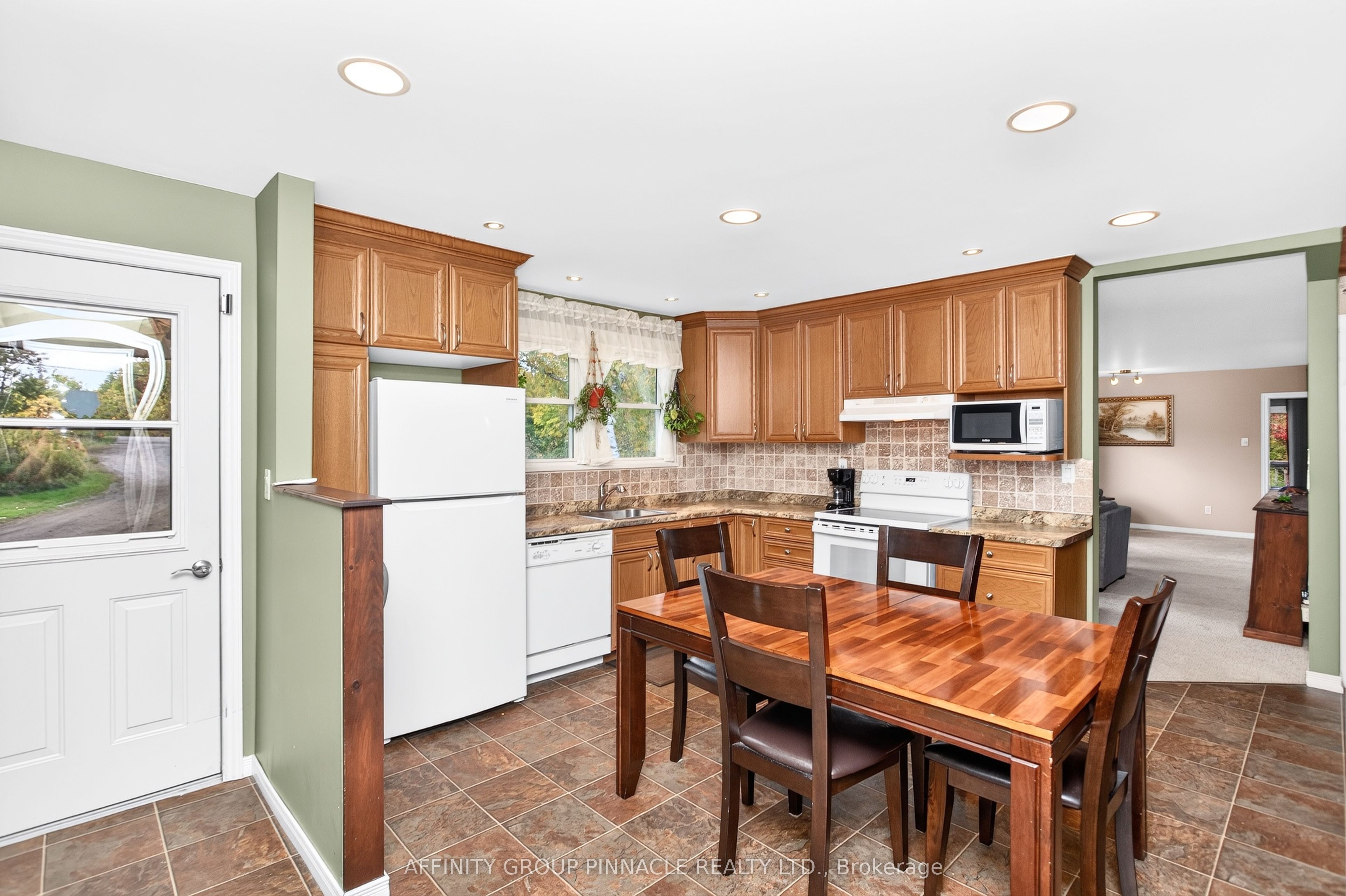 5666 35 Highway Property Photo 7