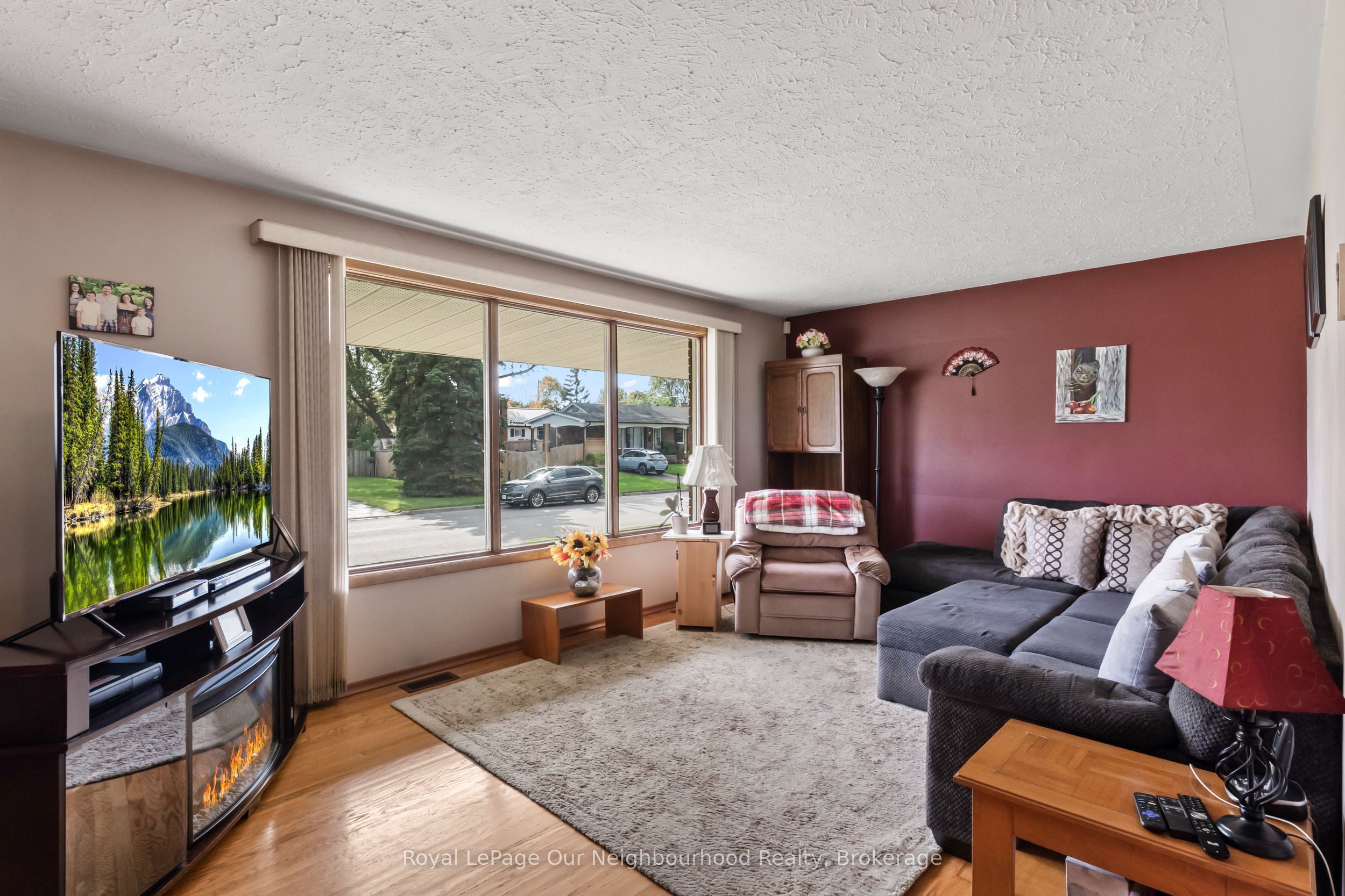 546 Burwash Street Property Photo 3