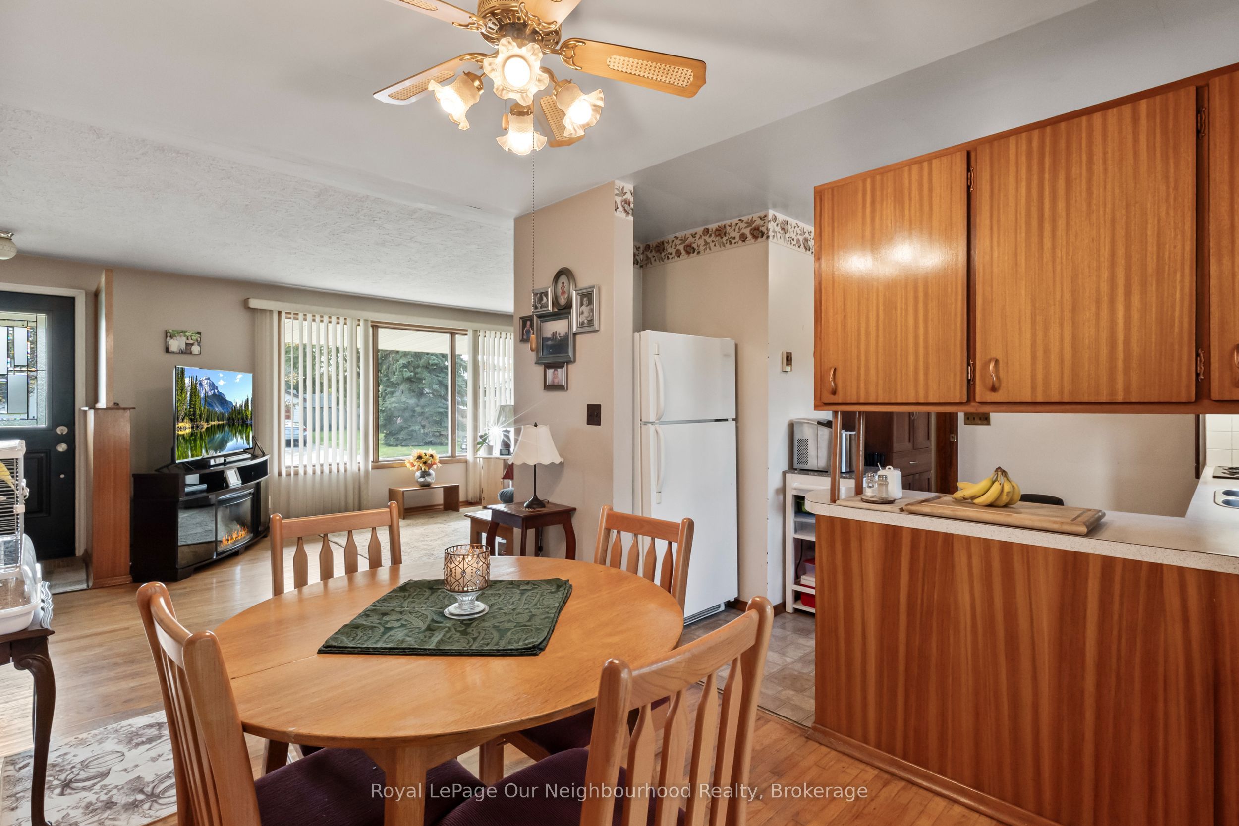 546 Burwash Street Property Photo 9
