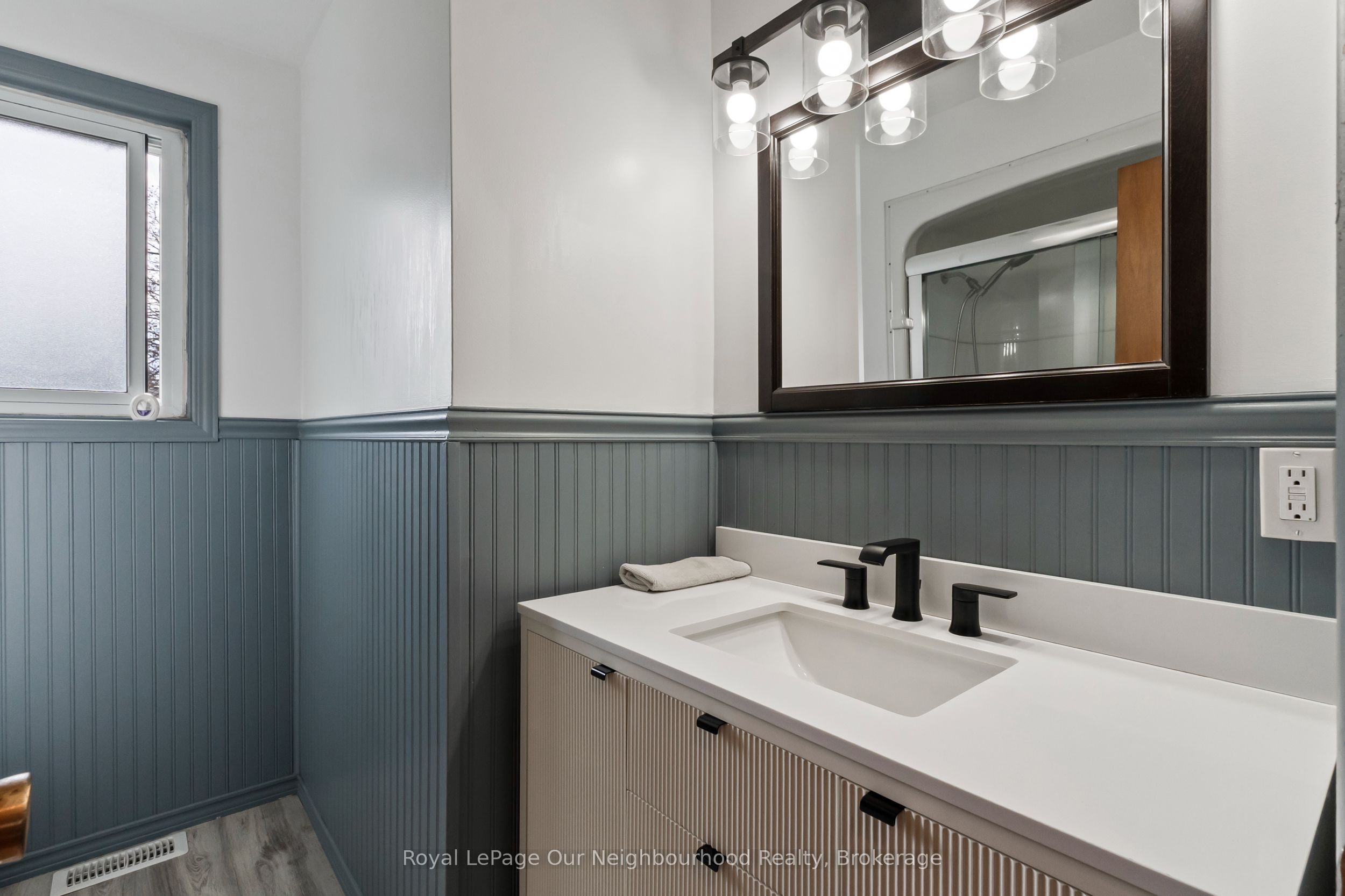 546 Burwash Street Property Photo 13