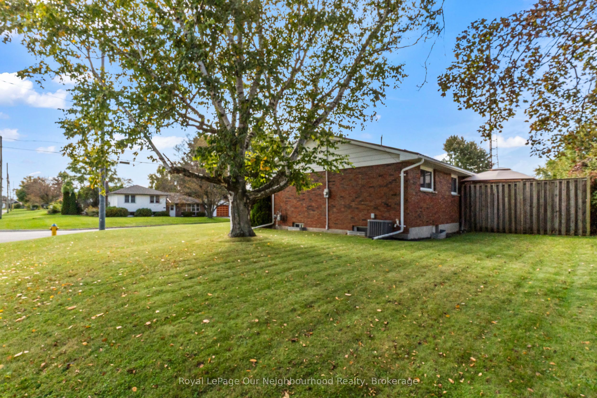 546 Burwash Street Property Photo 16