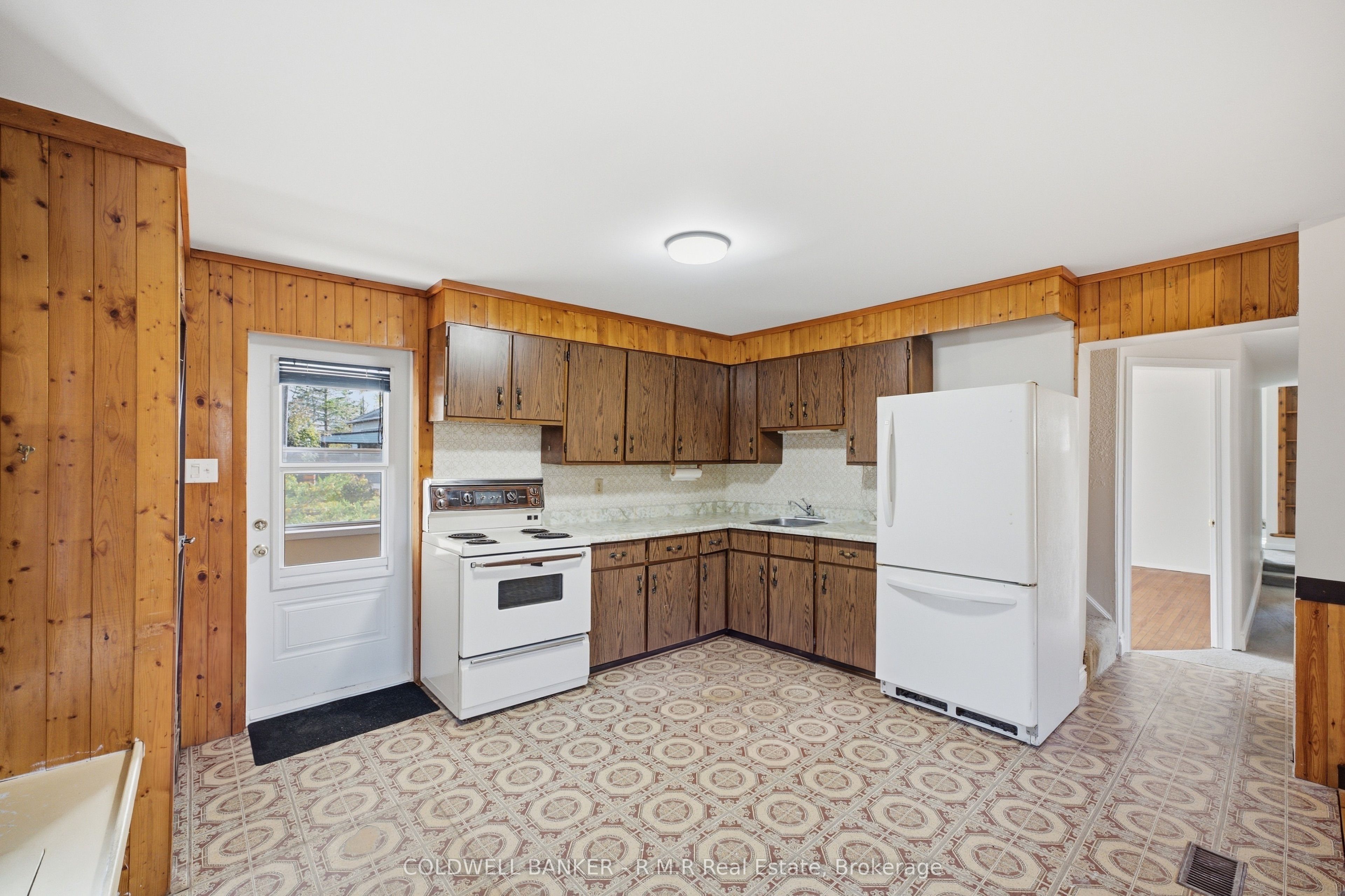 10 Church Street Property Photo 6
