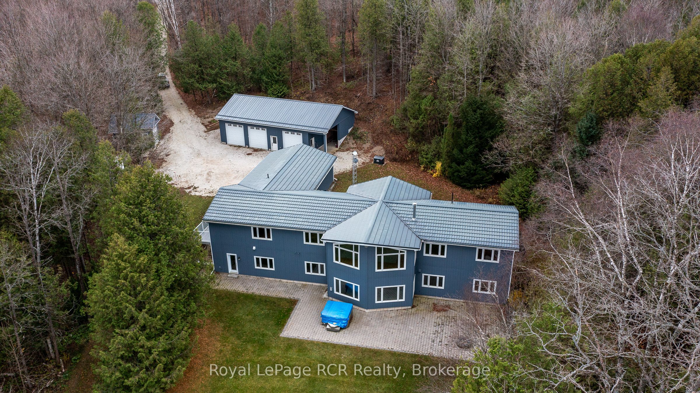 123 Lakeview Road Property Photo 4