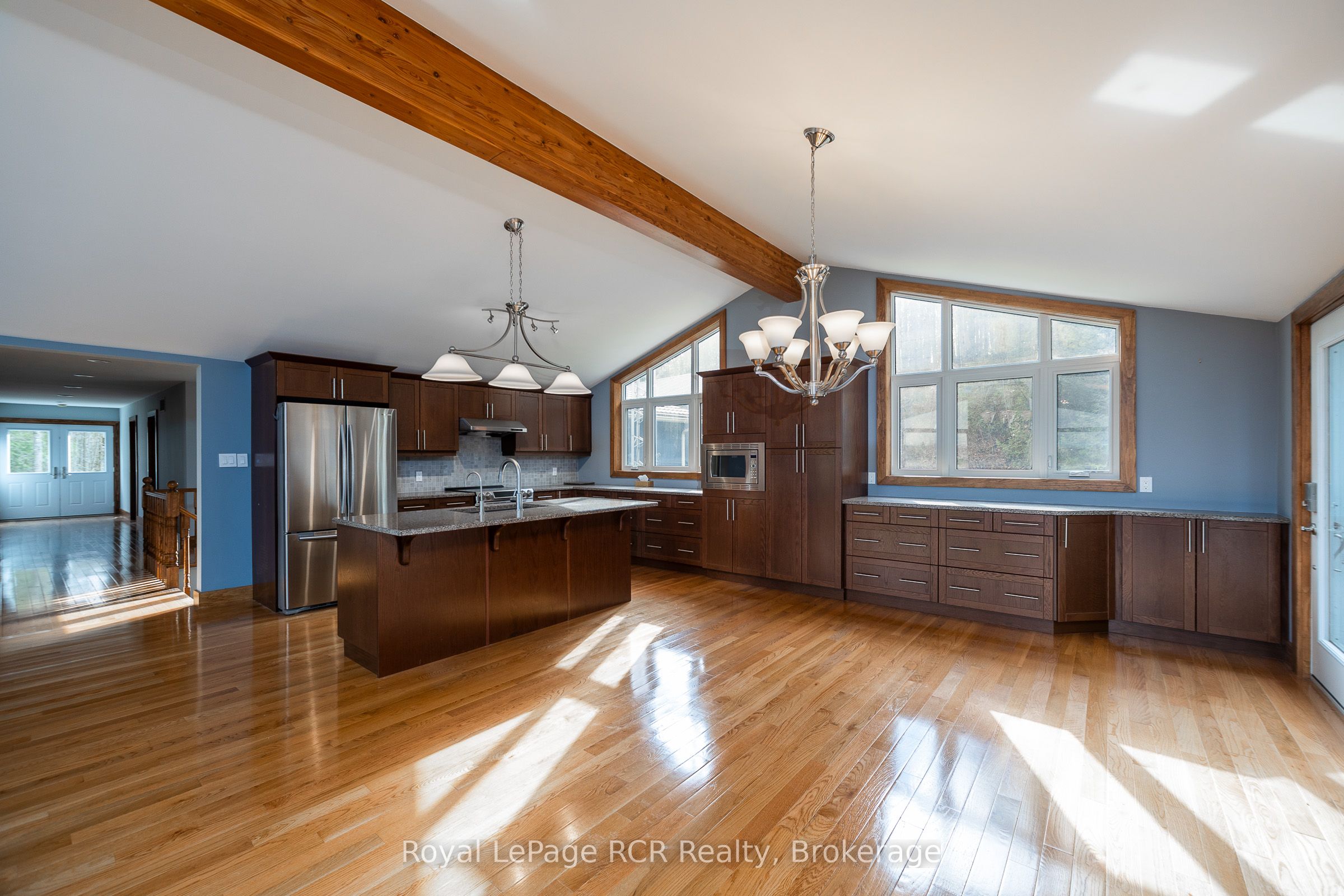 123 Lakeview Road Property Photo 10