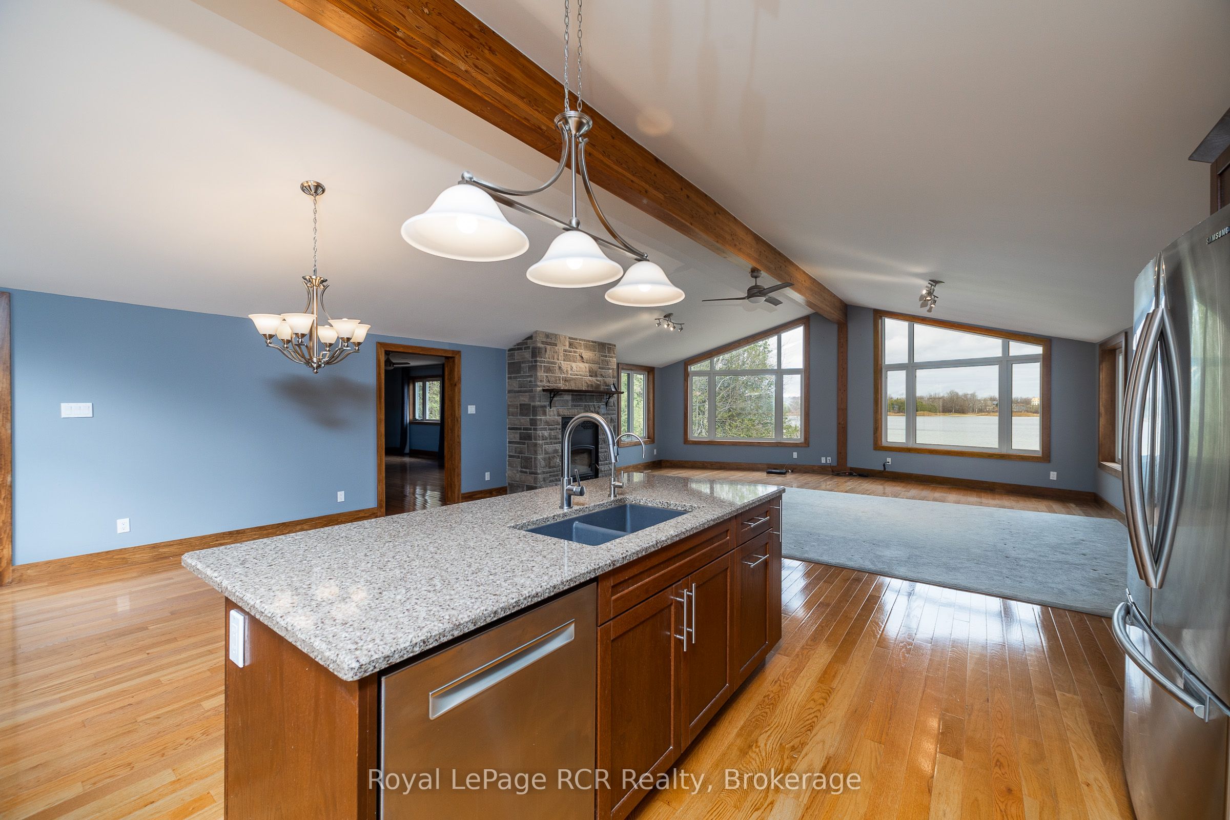 123 Lakeview Road Property Photo 14