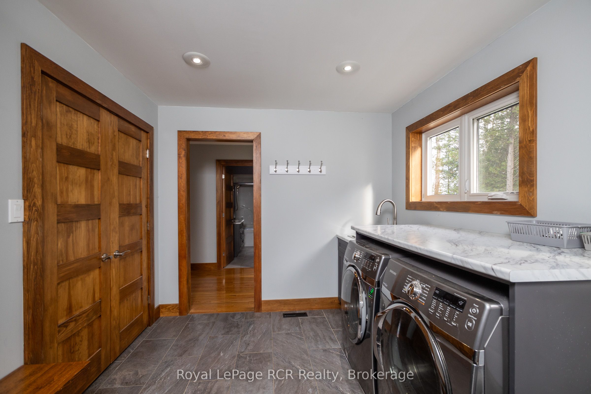 123 Lakeview Road Property Photo 16