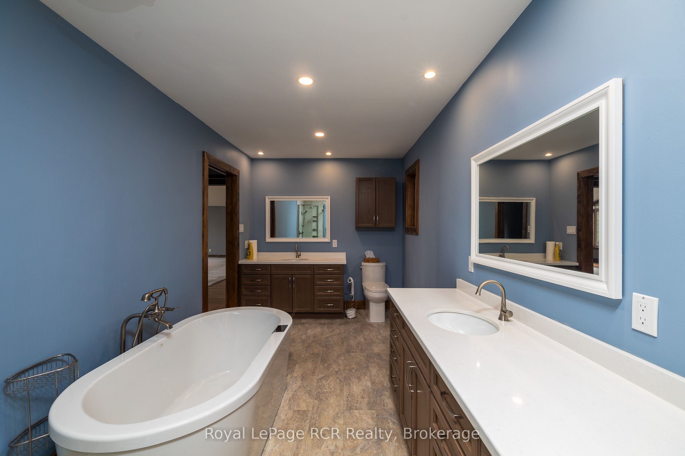 123 Lakeview Road Property Photo 17